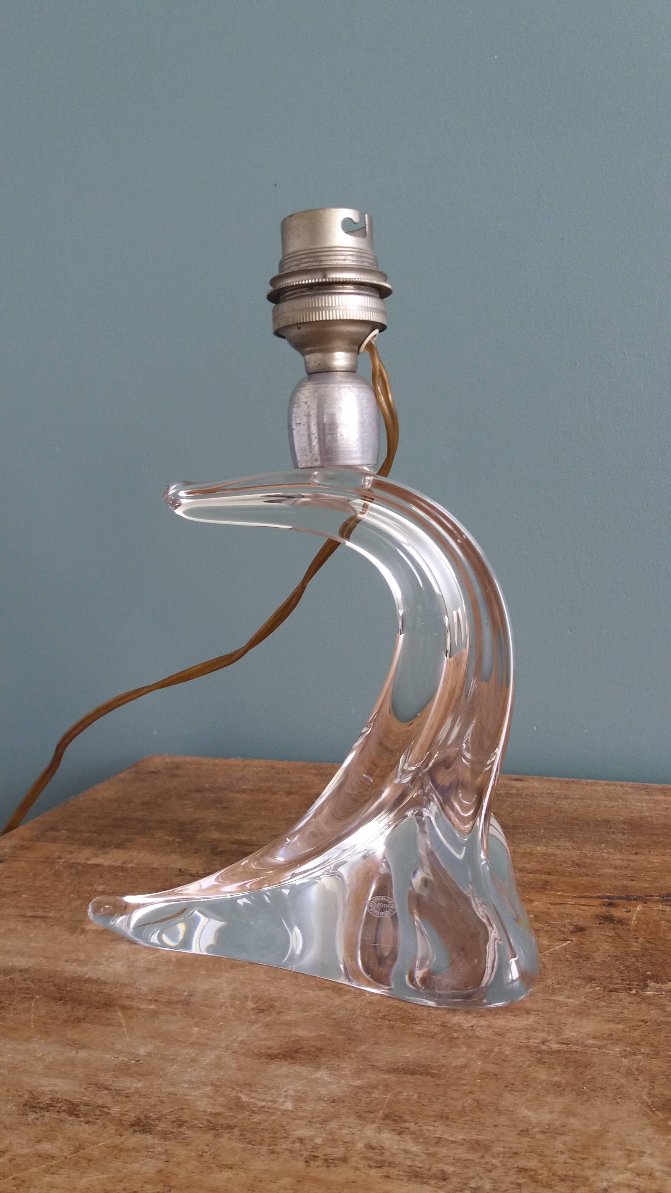 Saint-Louis crystal lamp with a free-form wave base.