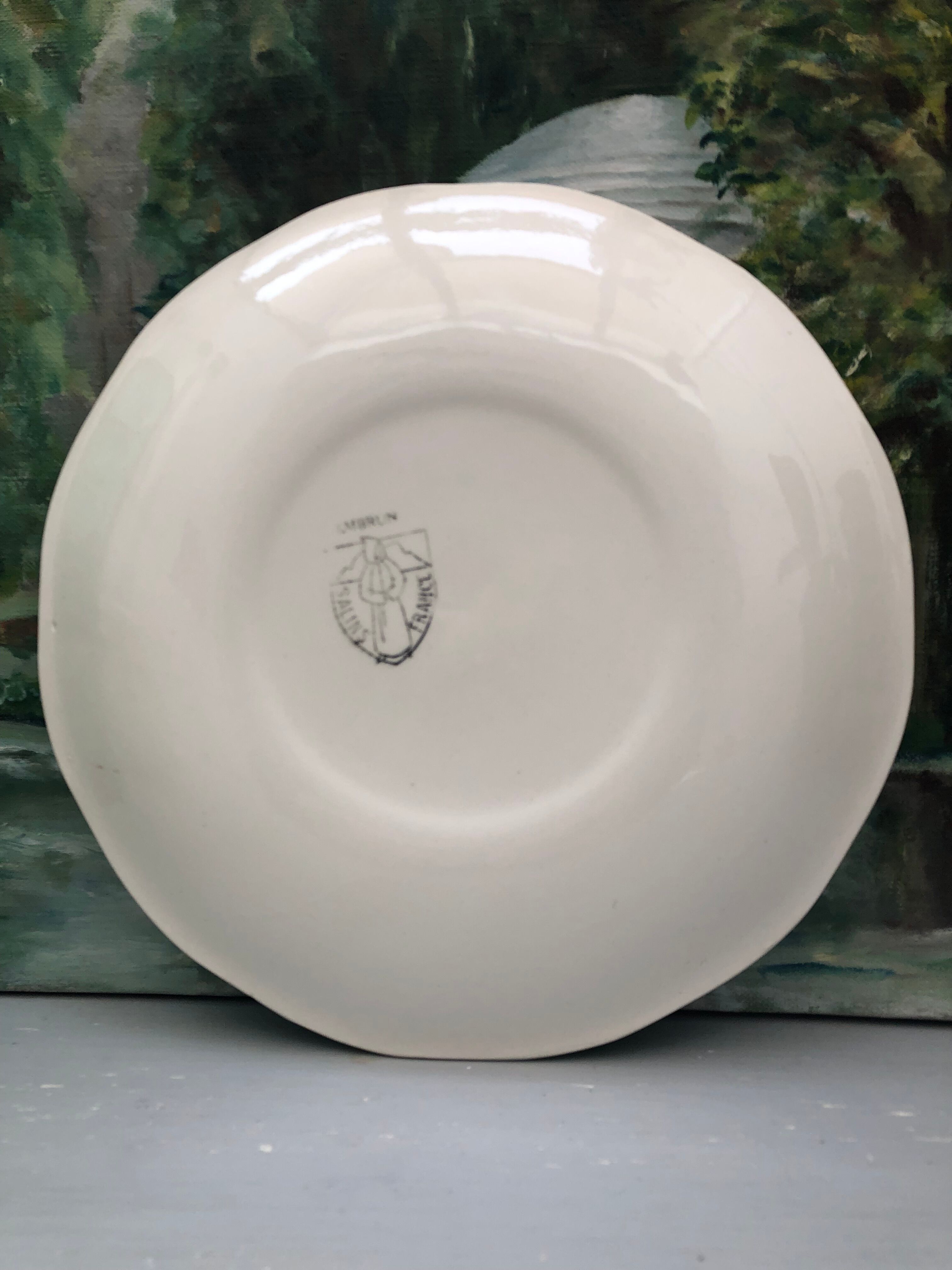 Lots of 6 flat plates model embrun, with floral motifs. Stamped Salins France
