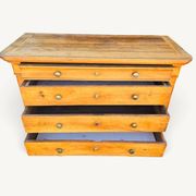 Commode Louis-Philippe en bois blond 4 tiroirs, XIXe