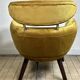 Fauteuil en velours jaune moutarde années 2010