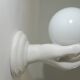 Wall light in ceramic/opaline ball/white/vintage