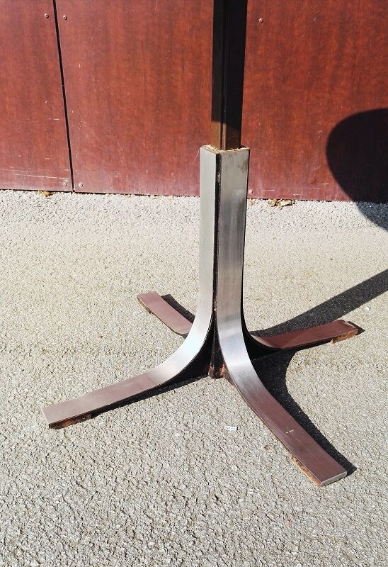 Table by Osvaldo Borsani for tecno