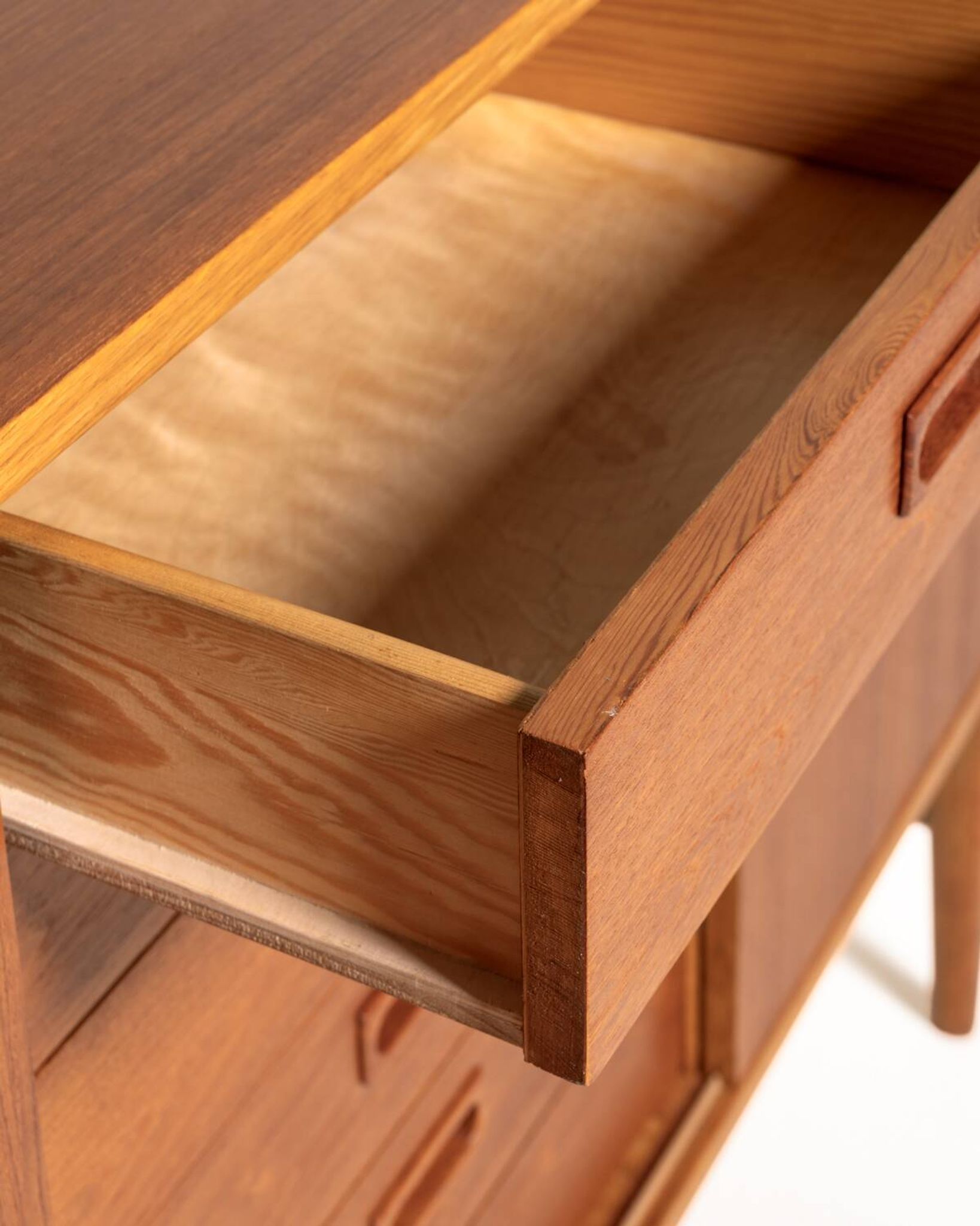 Buffet scandinave en teck et chêne, années 1960