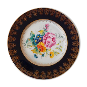 Decorative plate signed M.José