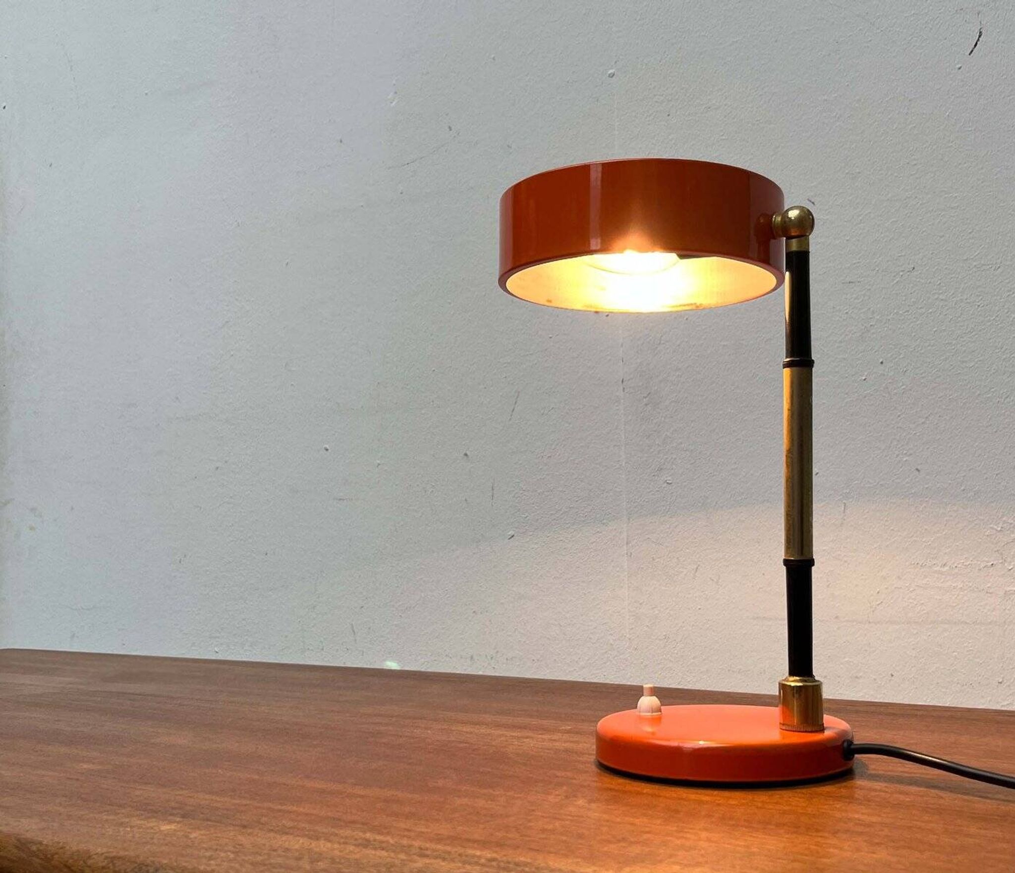 Mid-century minimalist orange table lamp, Italy, 1960s.