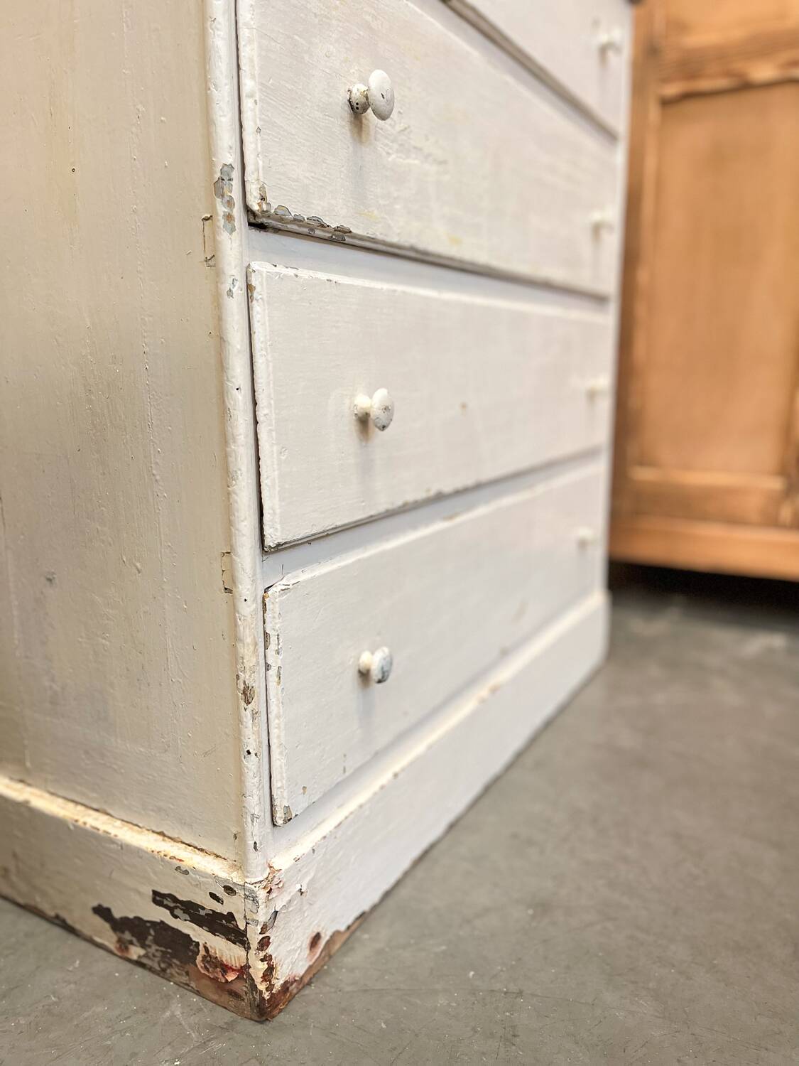 Old 4-drawer chest of drawers, original patina