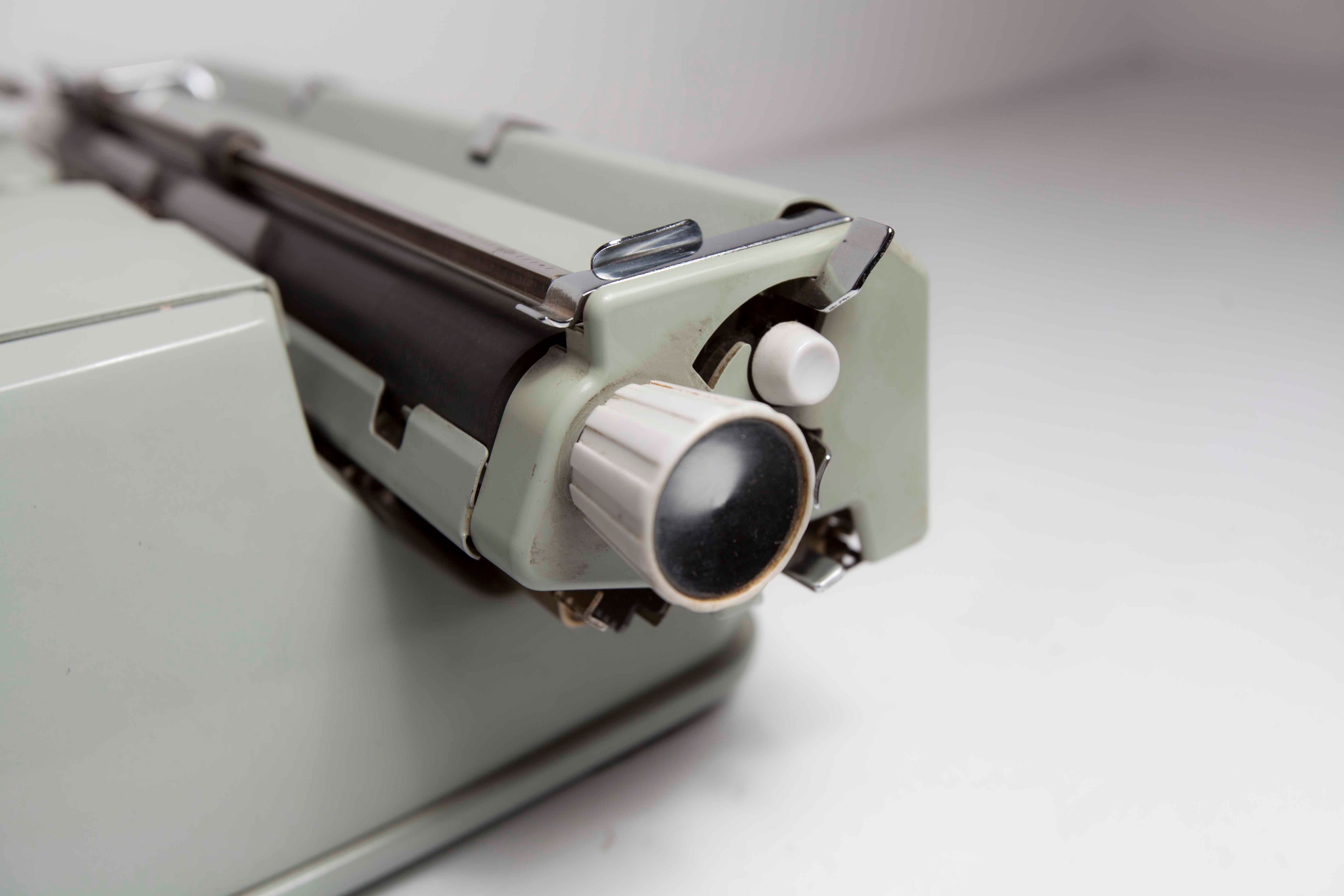 Hermes 3000 typewriter cleaned and tested