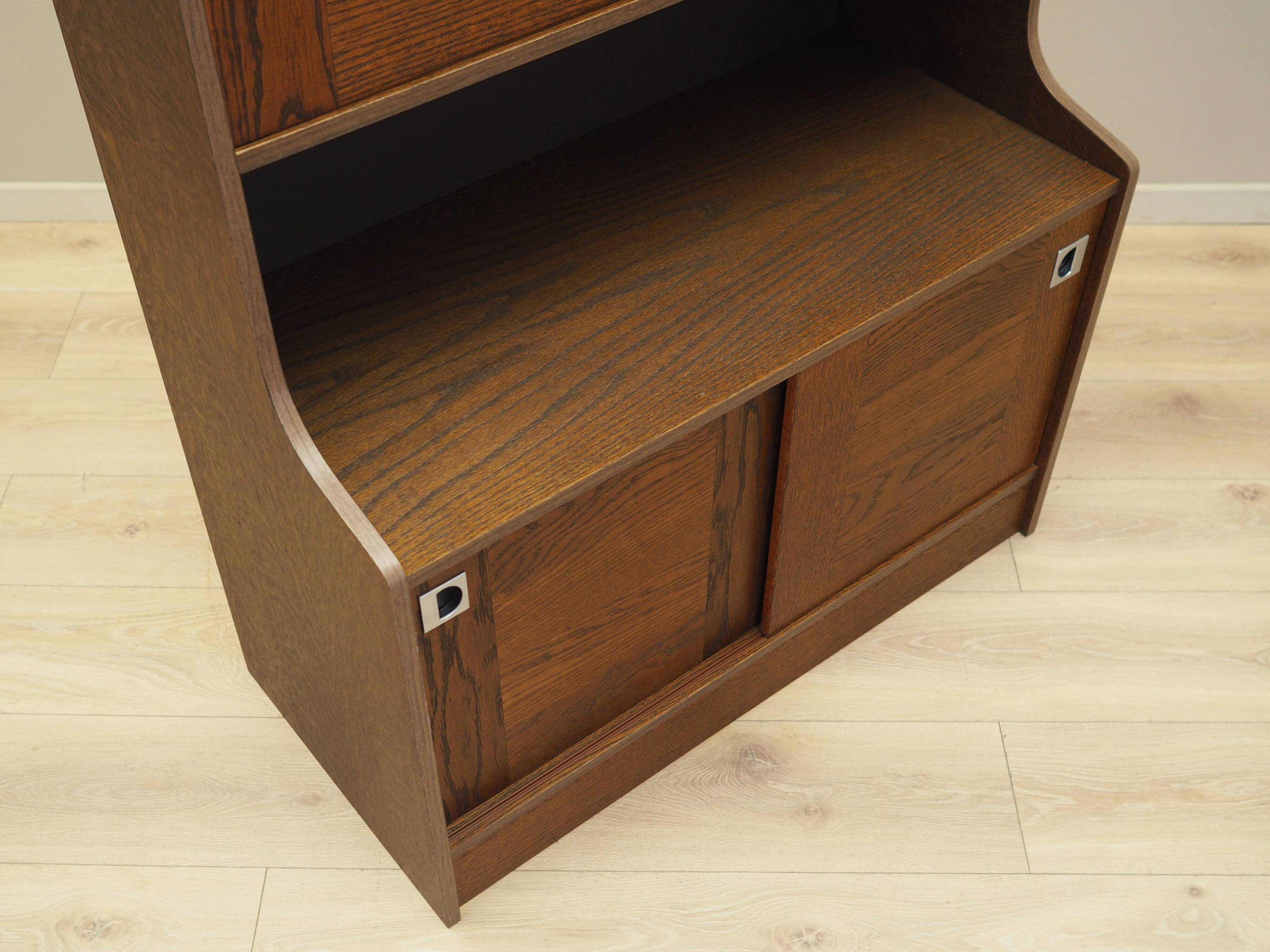 Oak bookcase, Danish design, 1970s, production: Denmark