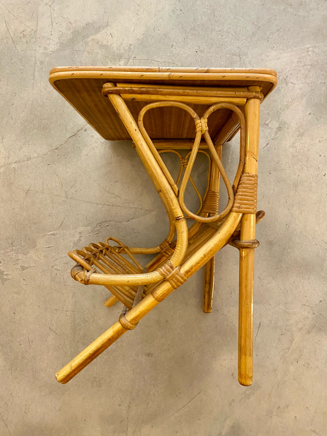 Rattan magazine holder table