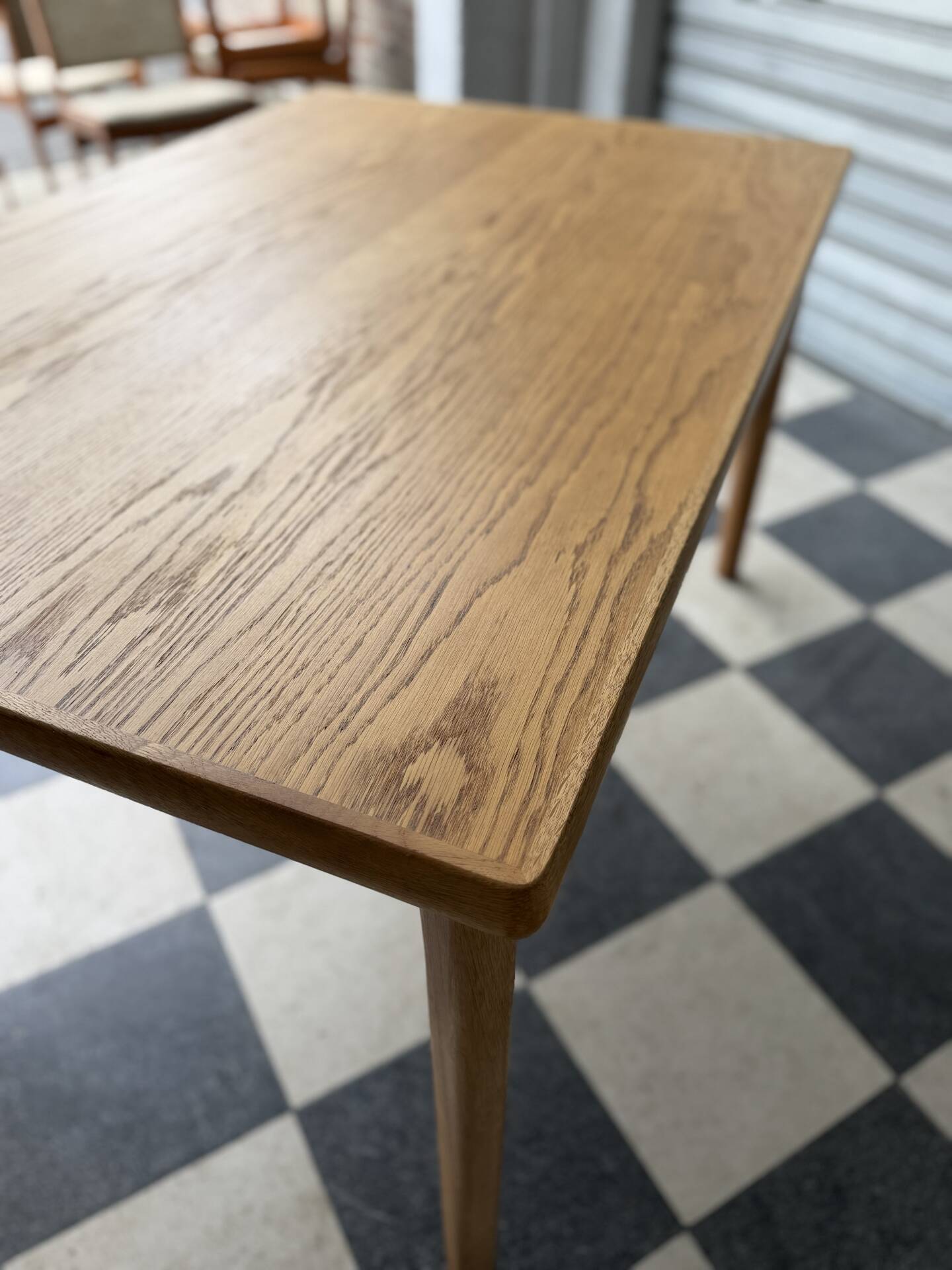 Table scandinave en chêne