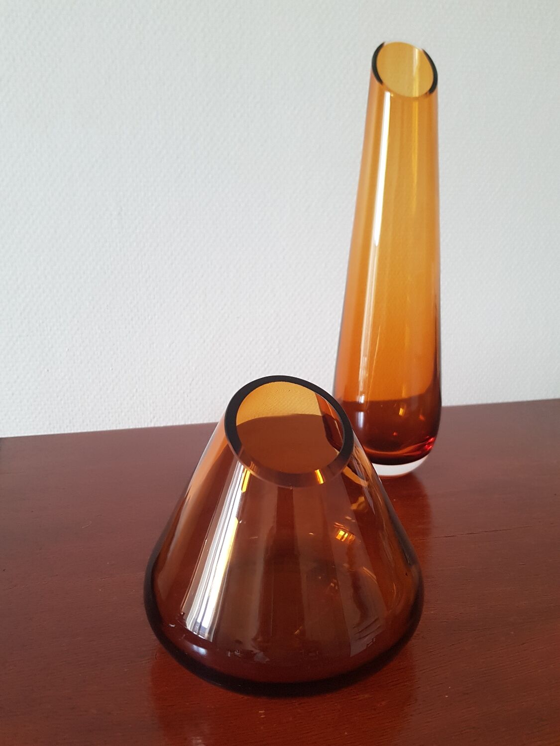 Lot de 2 vases ambrés vintage