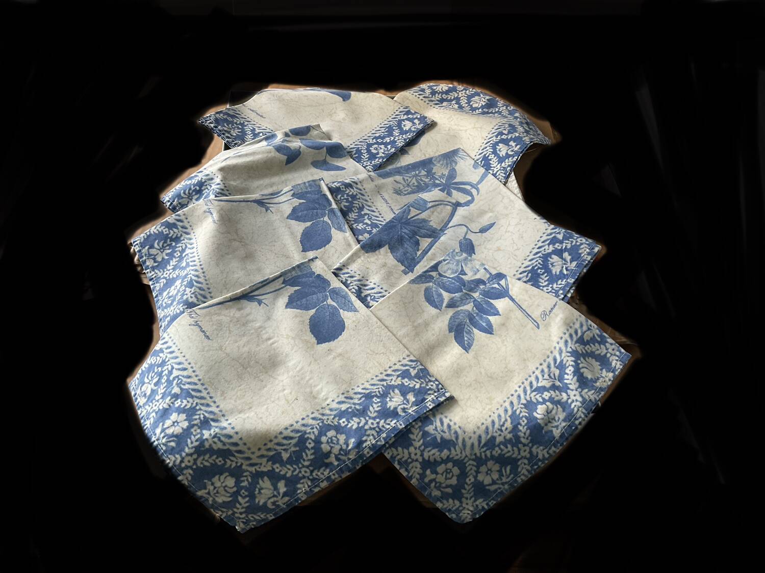 Tablecloths and napkins made in Italy