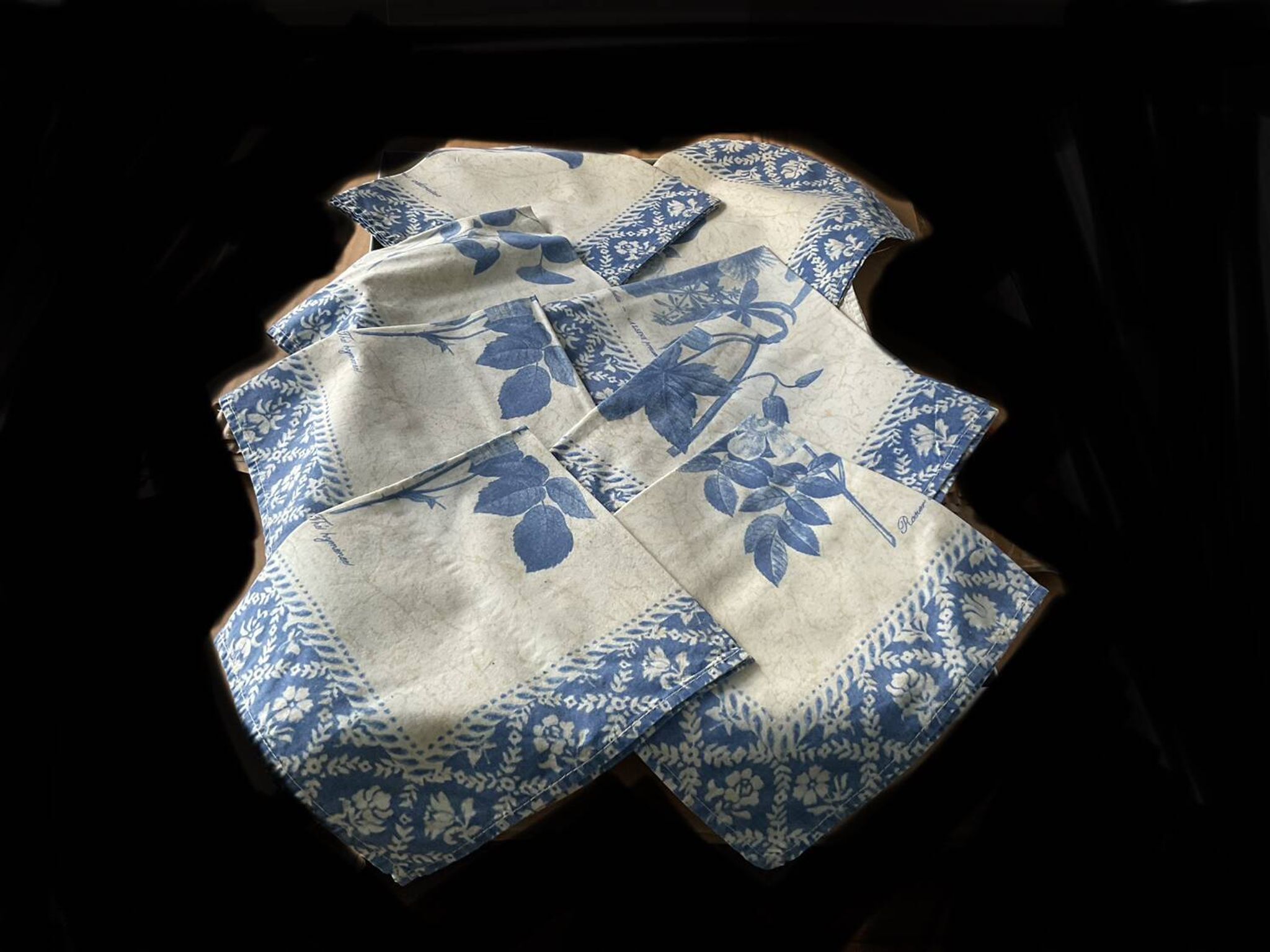 Tablecloths and napkins made in Italy