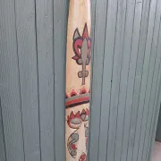 Masque totem en bois sculpté