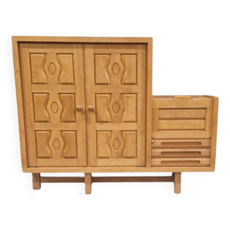 Buffet brutaliste, modèle Thierry, par Guillerme et Chambron pour "Votre Maison" éditeur.