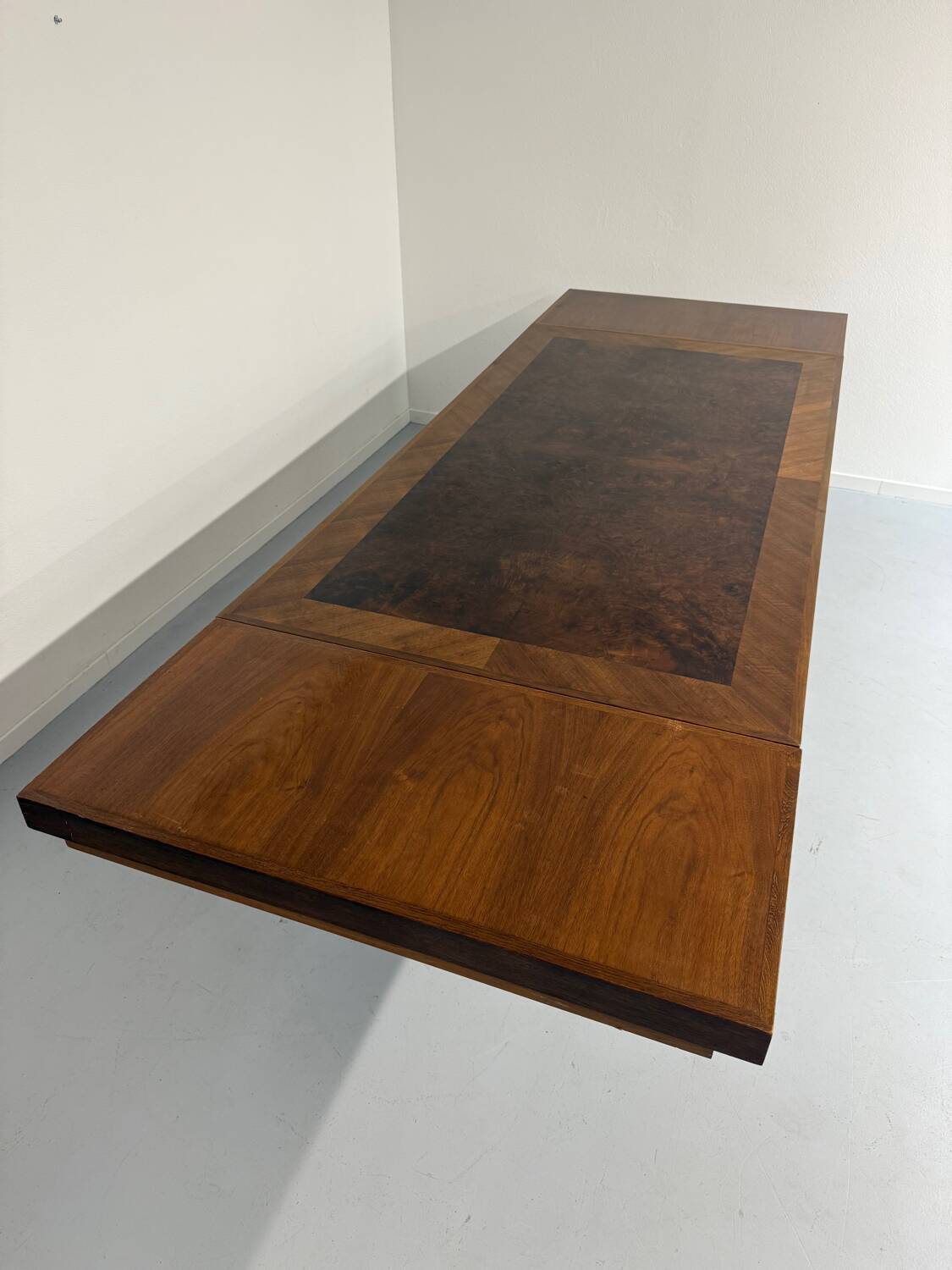 Ancienne table en noyer et loupe art déco année 30 France rallonges