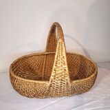 Large vintage light wicker basket – Integrated central handle