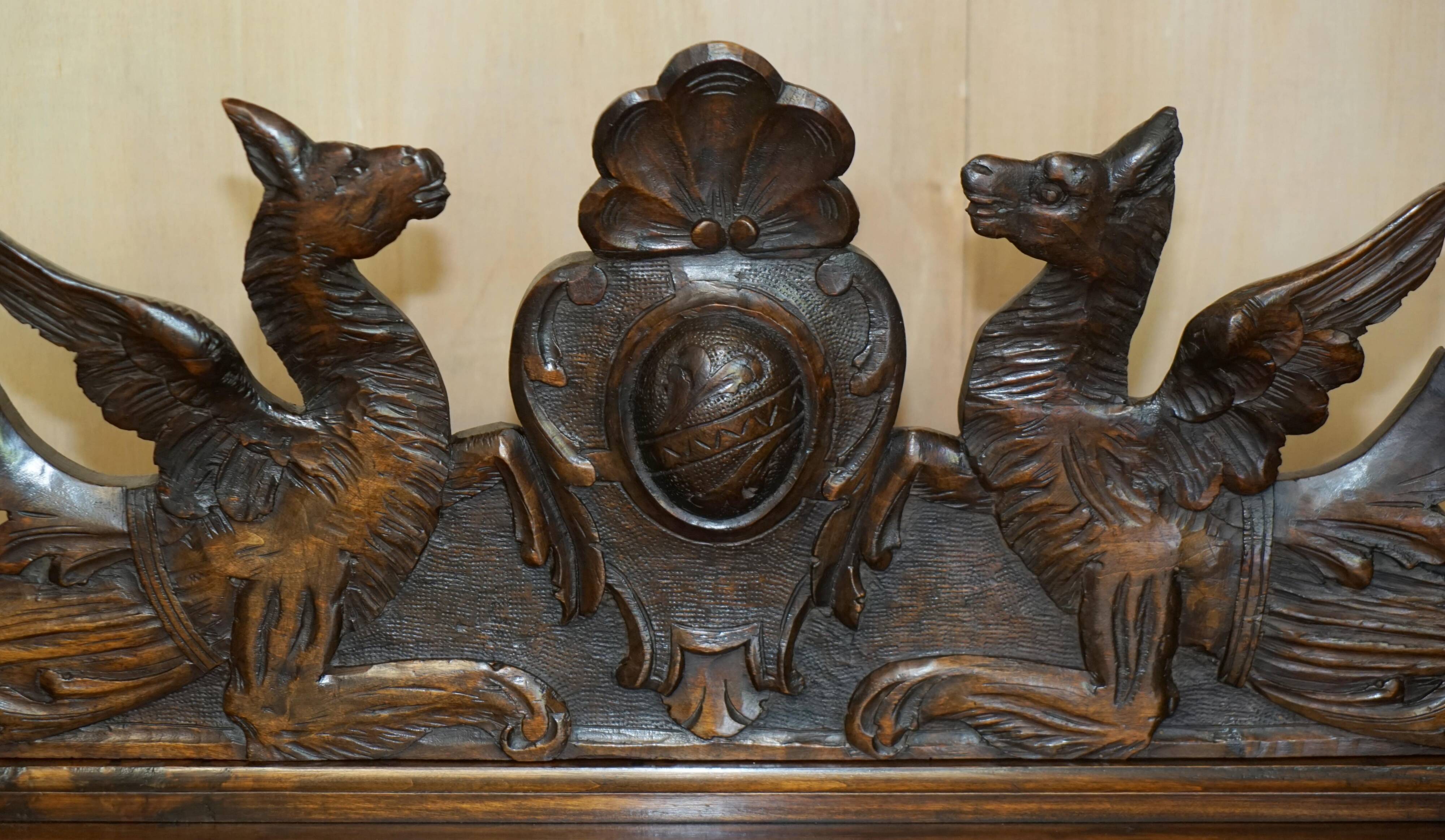 Banc Monks Antique Sculpté Lion Griffon 1860 avec Rangement