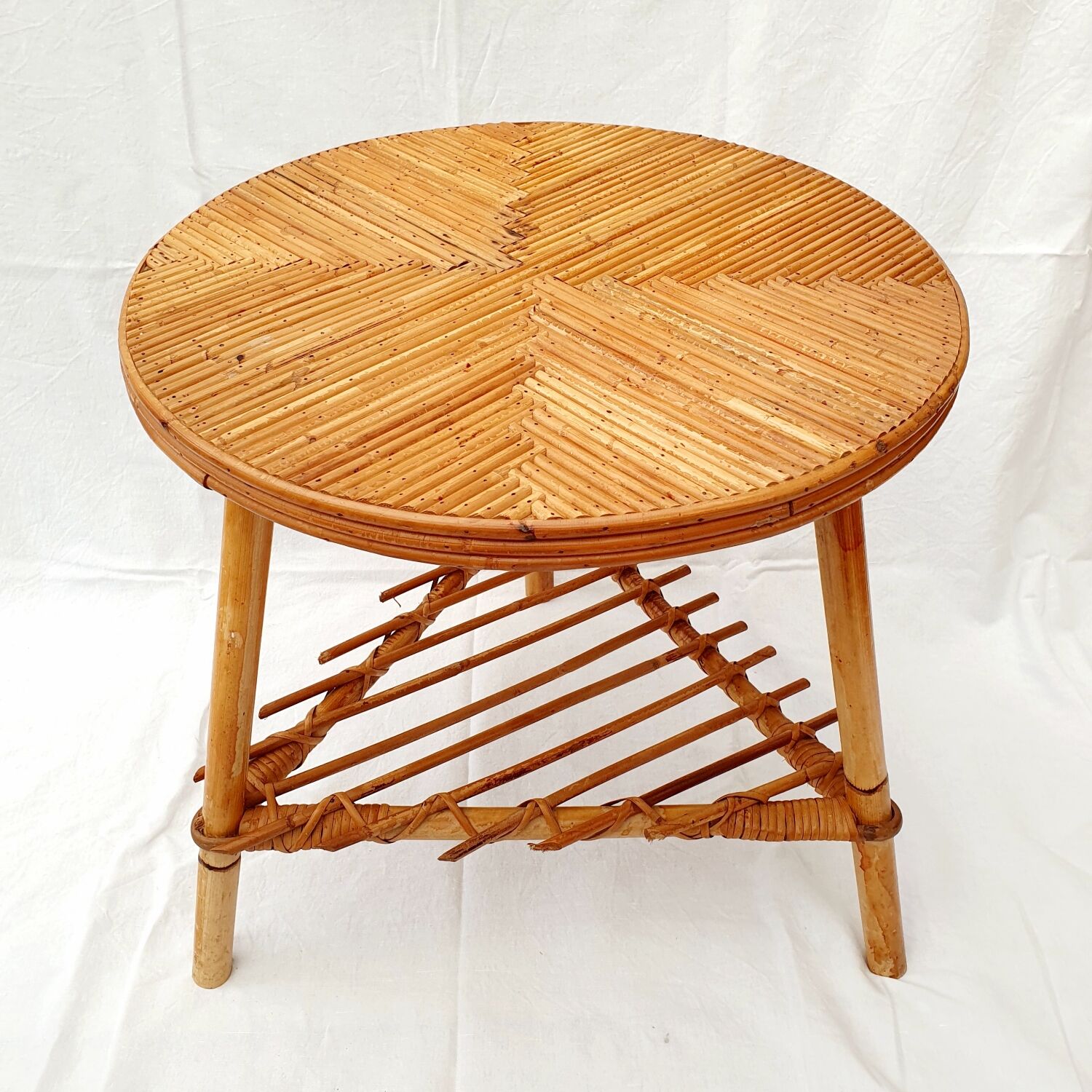Round rattan marquetry coffee table