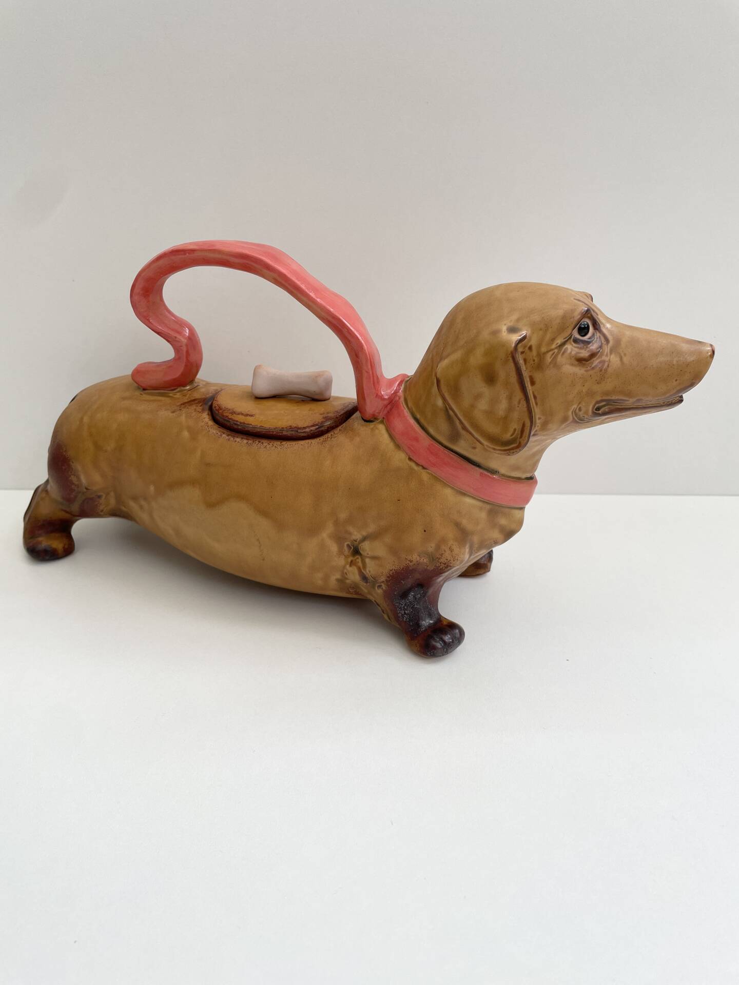 Dachshund zoomorphic teapot - Japanese glazed ceramic