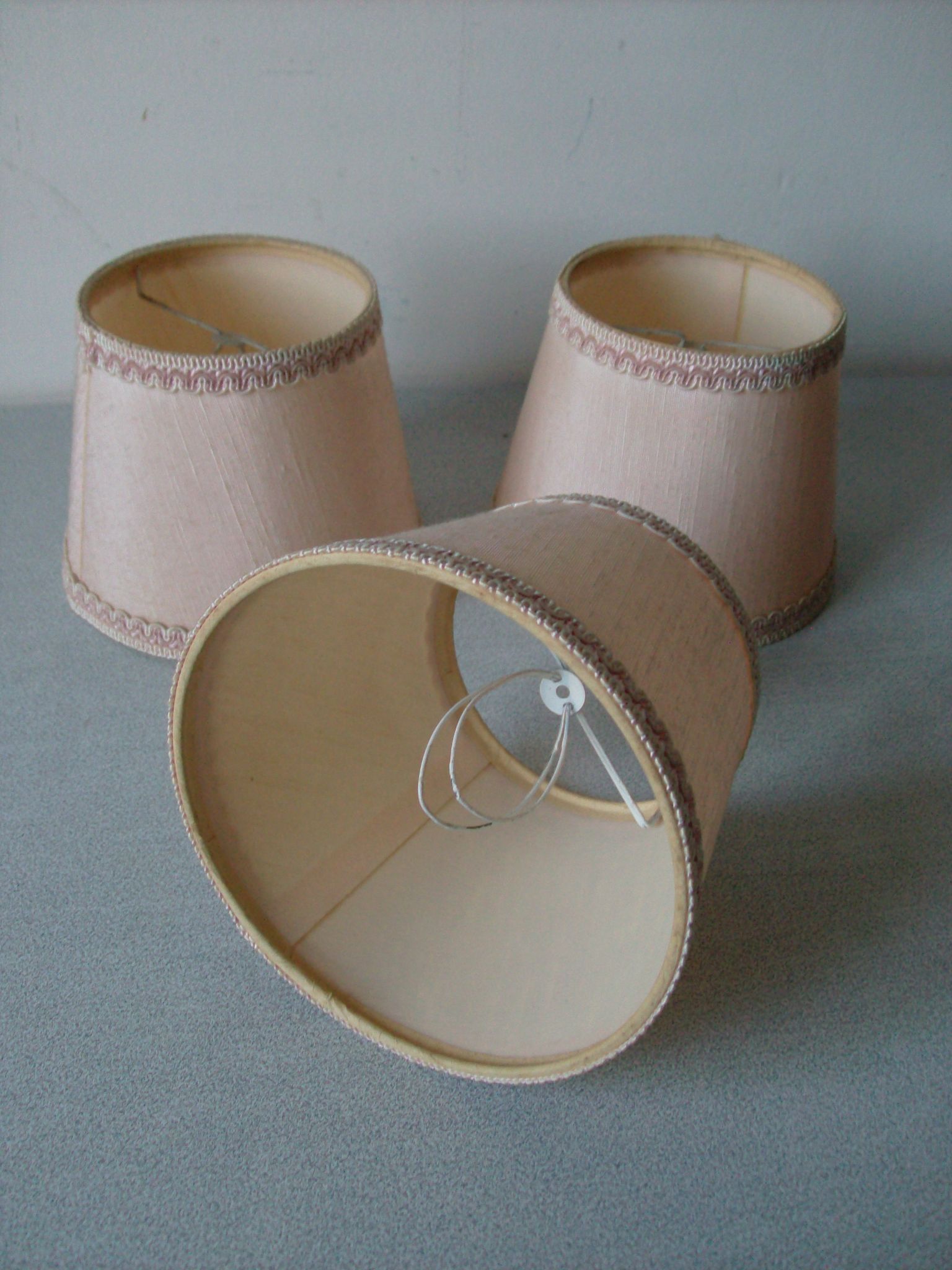 Set of 3 old lampshades pale pink model with clamp lamp chandelier applied retro deco