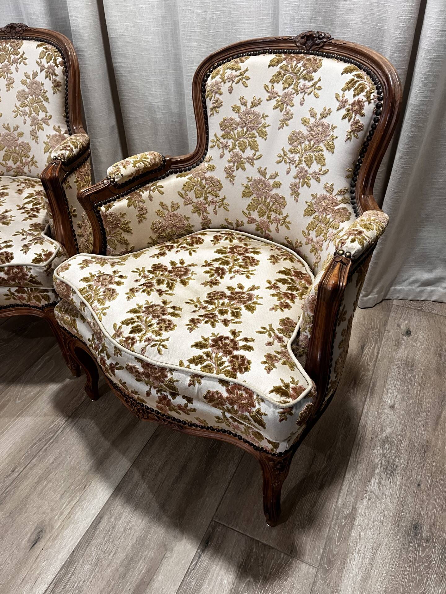 Pair of shepherdesses