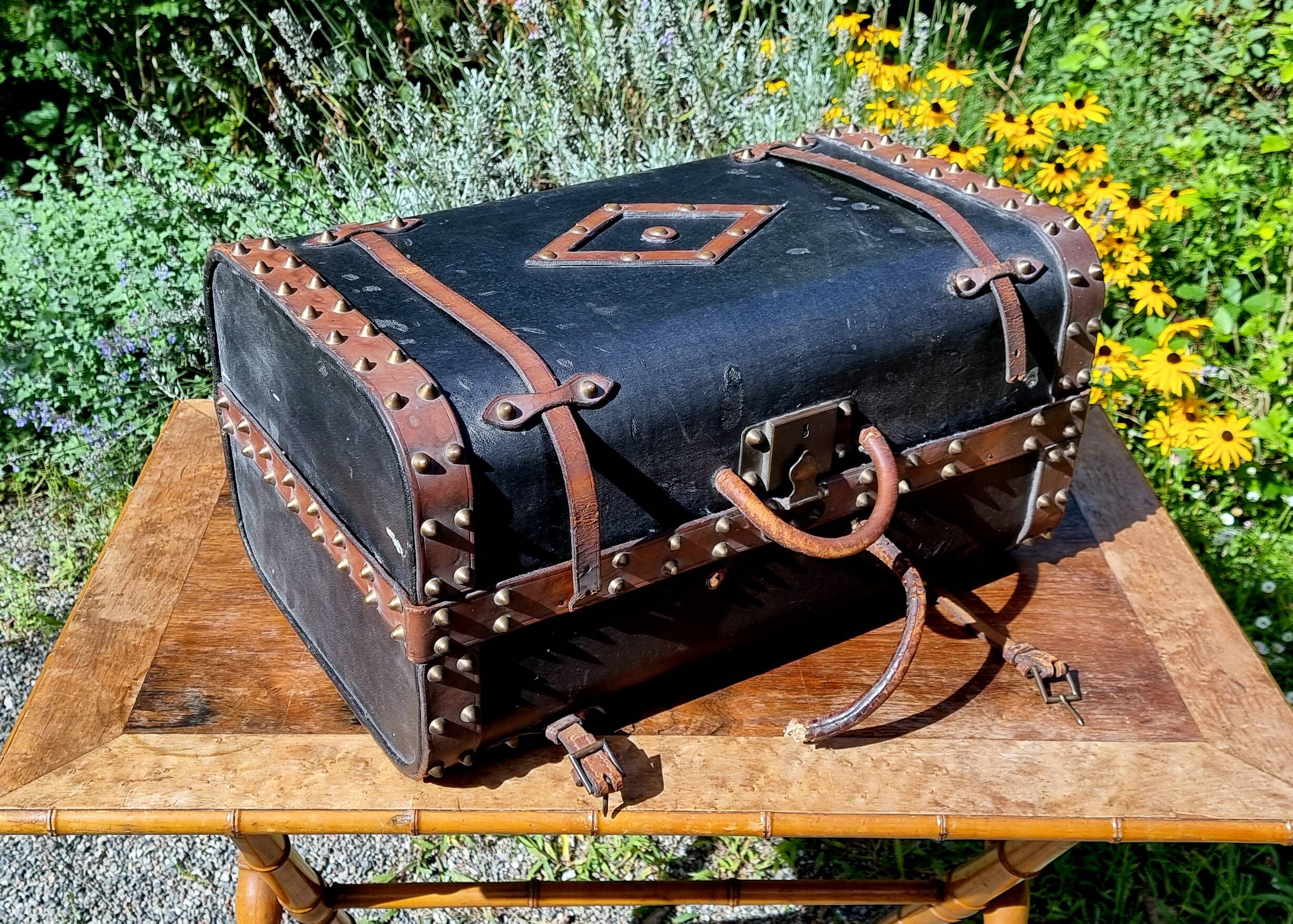 Malle de voyage bois, cuir et pégamoïd début XXe