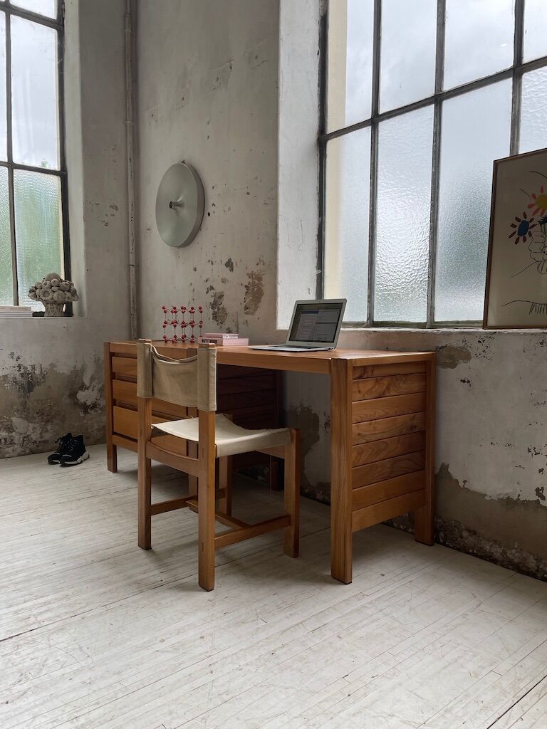 Regain dresser office row