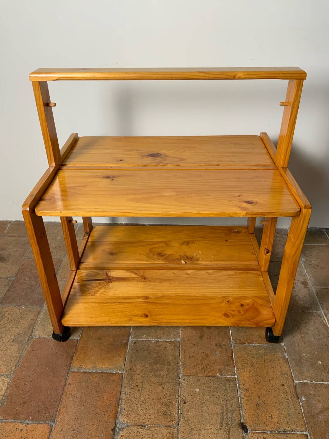 Vintage dessert table