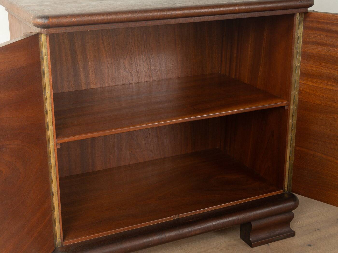 Art Deco chest of drawers from the 1930s