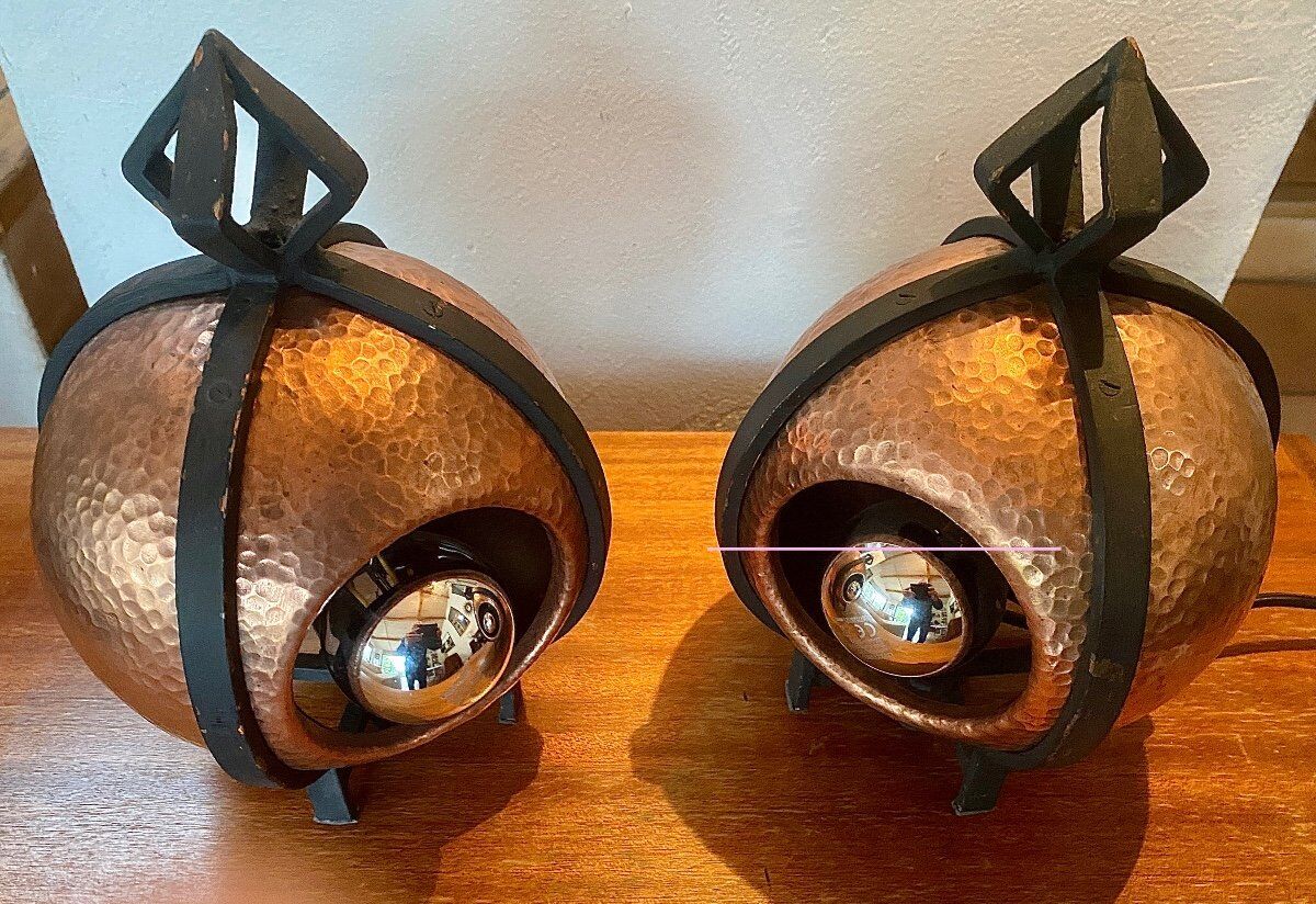 Paire de lampes art déco en dinanderie