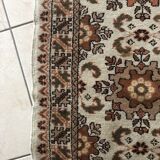 Moroccan hallway carpet - knotted dots
