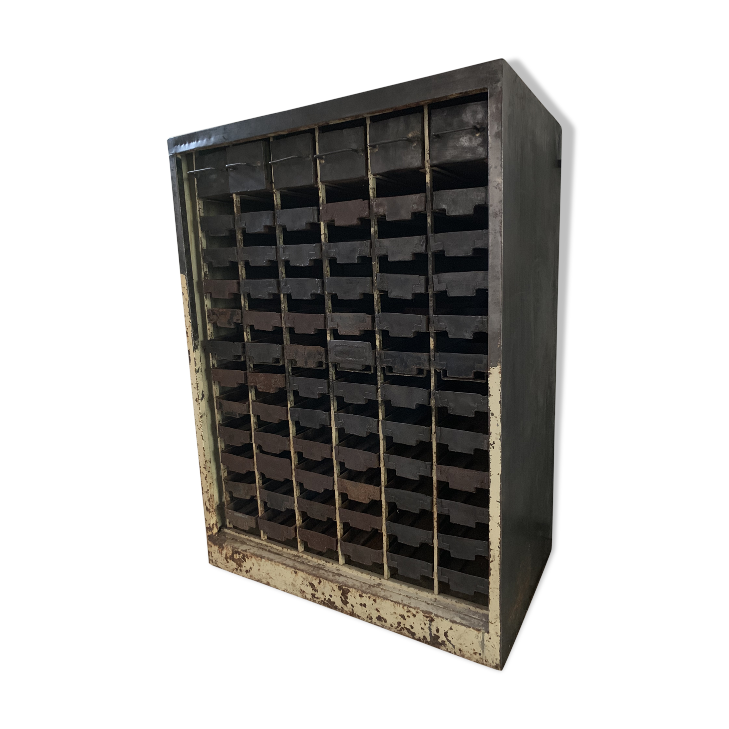 Industrial workshop furniture with metal drawers
