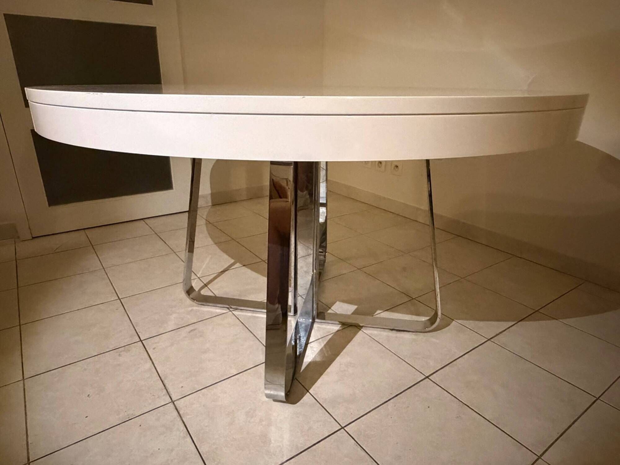 Ligne Roset AVA Ø130 extendable – white lacquer – chrome base