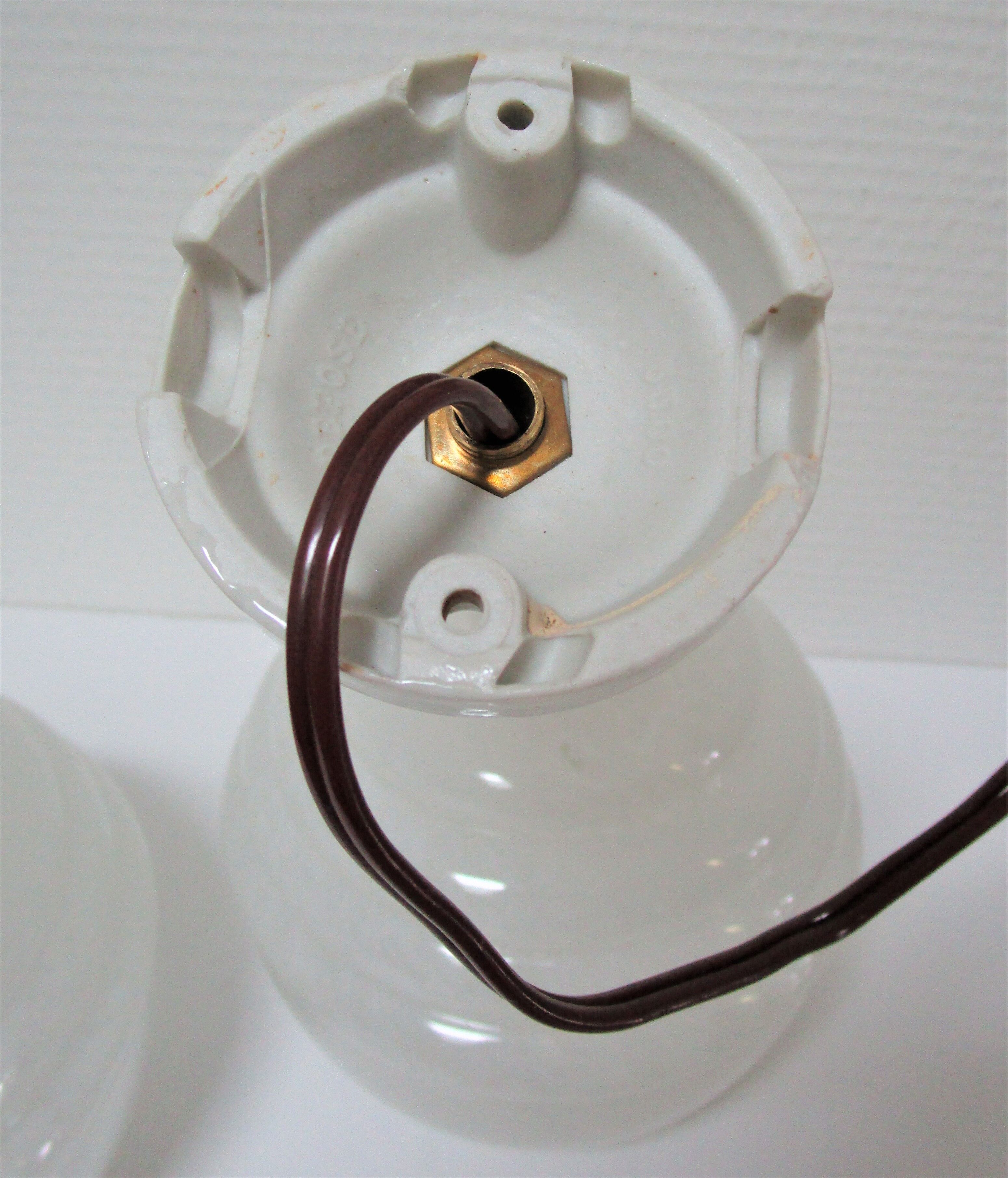Pair of porcelain sconces brass glass of clchy white art deco