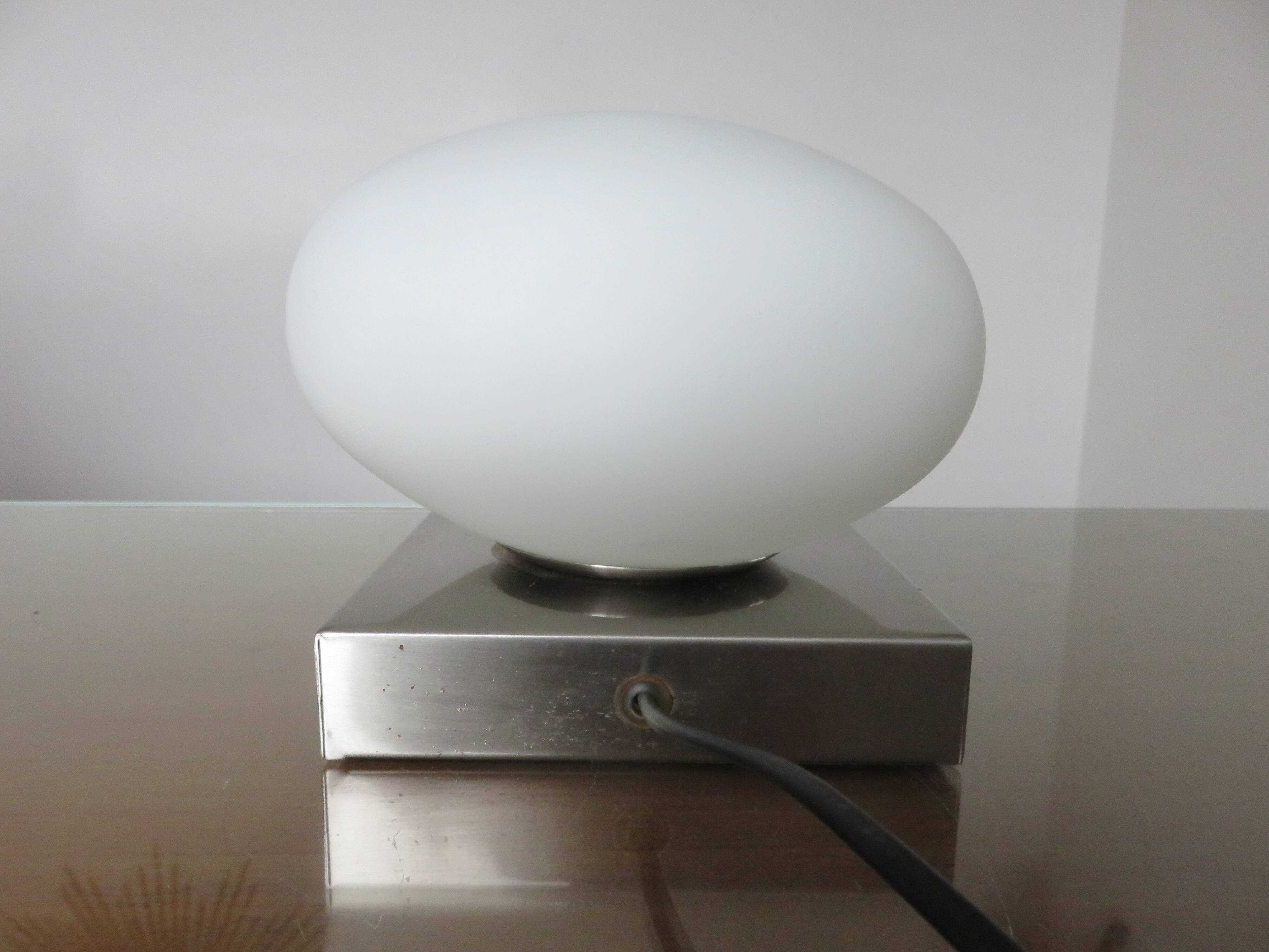Lampe métal chromé et opaline années 80 90