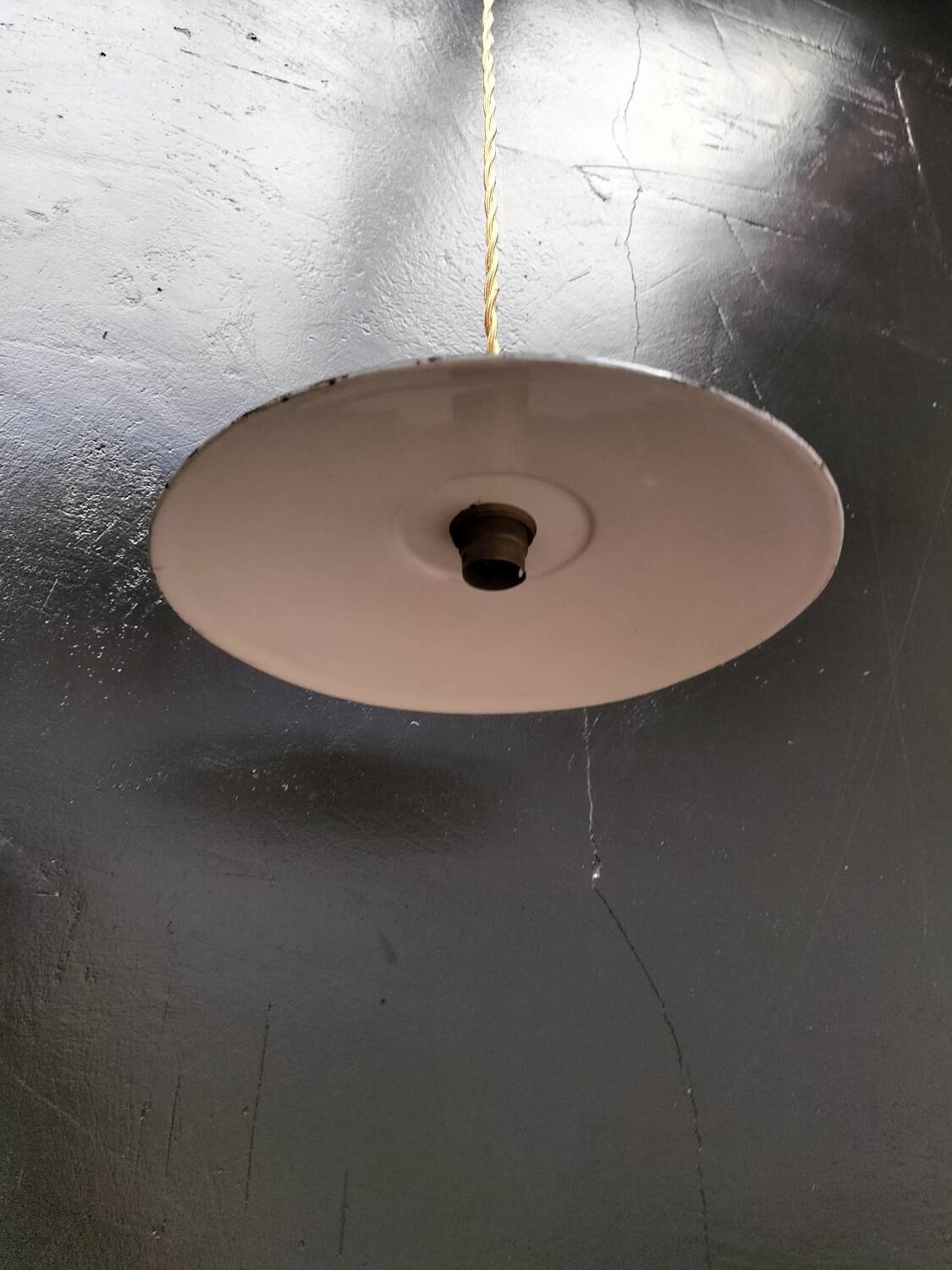 3 suspensions en tôles émaillées