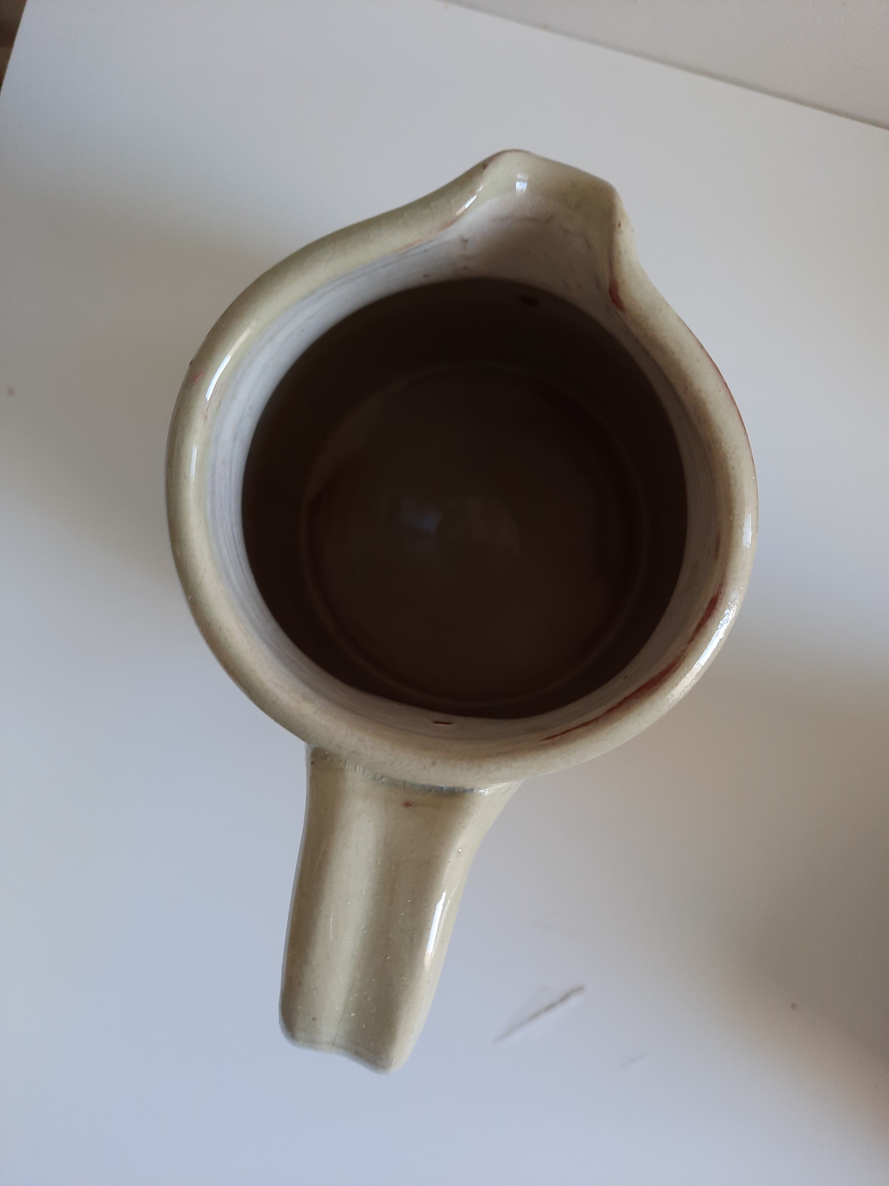Cruche en terre cuite vernissée