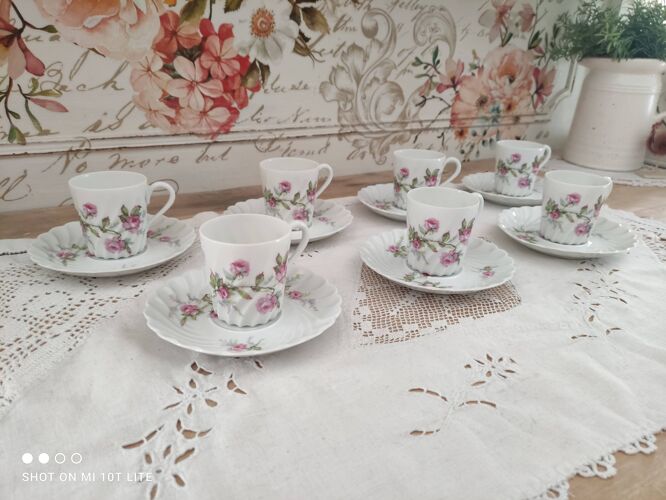 Lot de 7 tasses à café expresso en porcelaine de Limoges Haviland décor roses anciennes