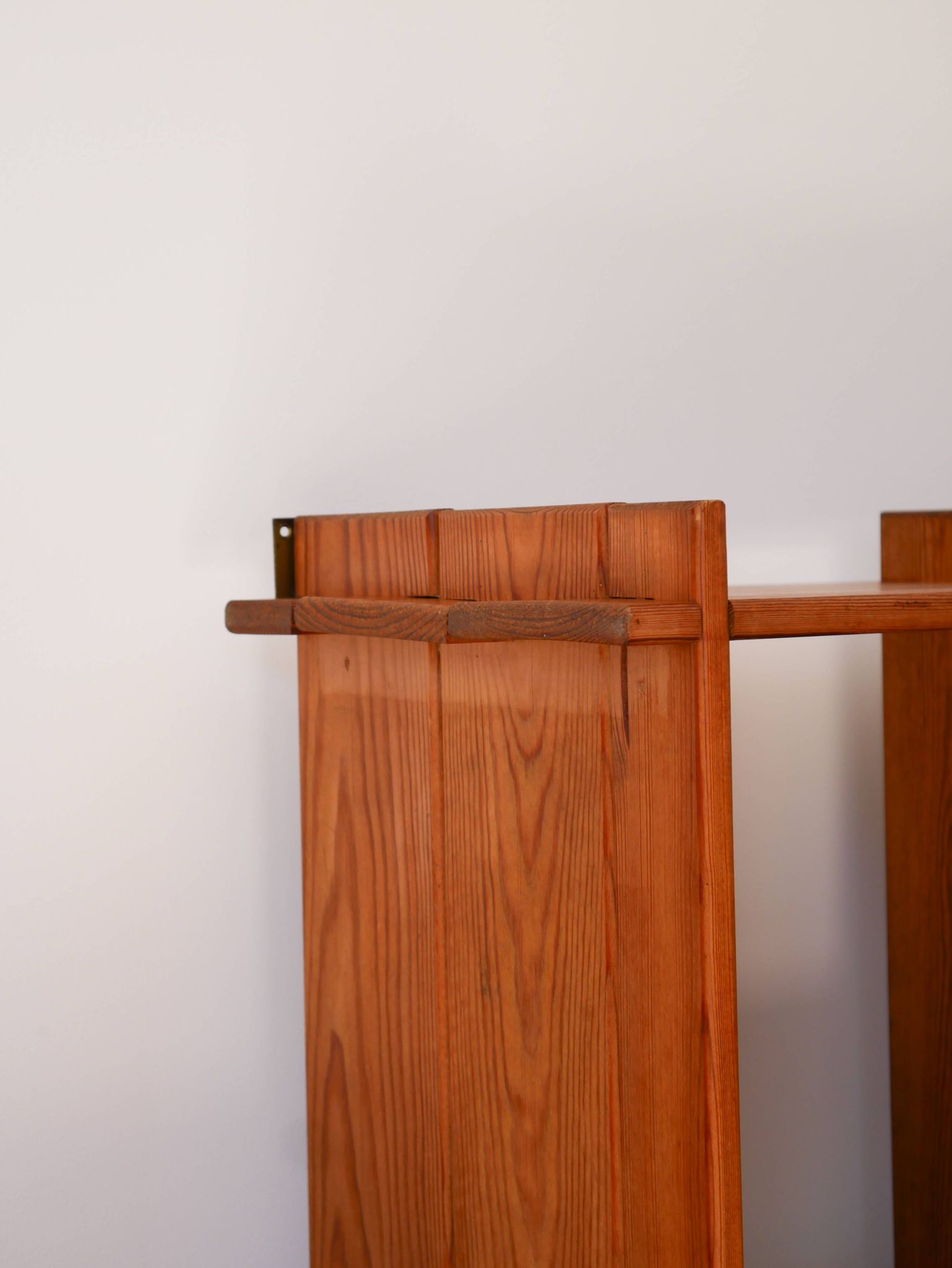 Étagère en pin, sur pieds ou à poser, 1980