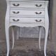 Commode trois tiroirs Louis XV patinée blanche et bleue