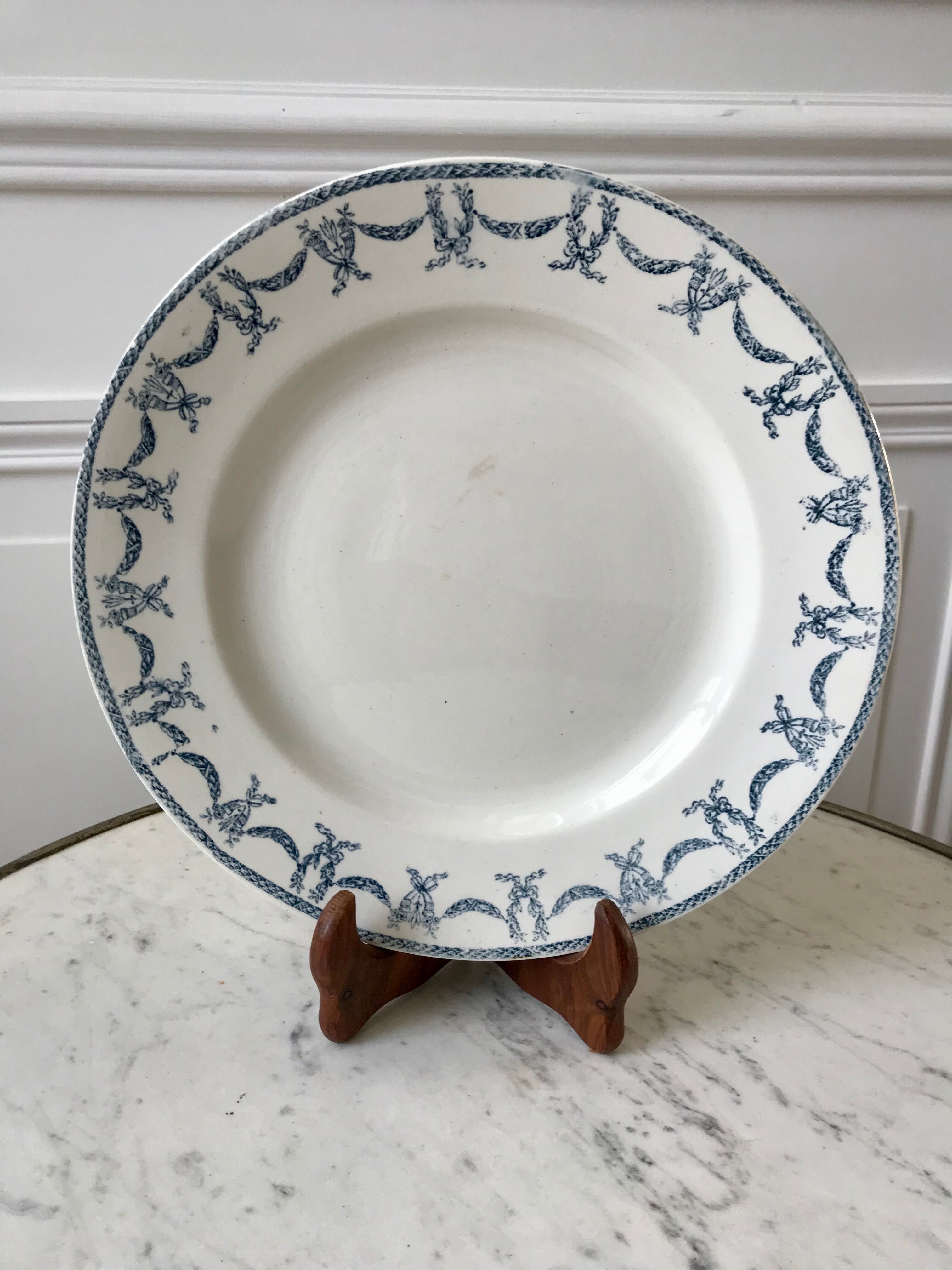 round dish in blue Iron Earth U&C Digoin Sarreguemines model Les Ternes late 19th century