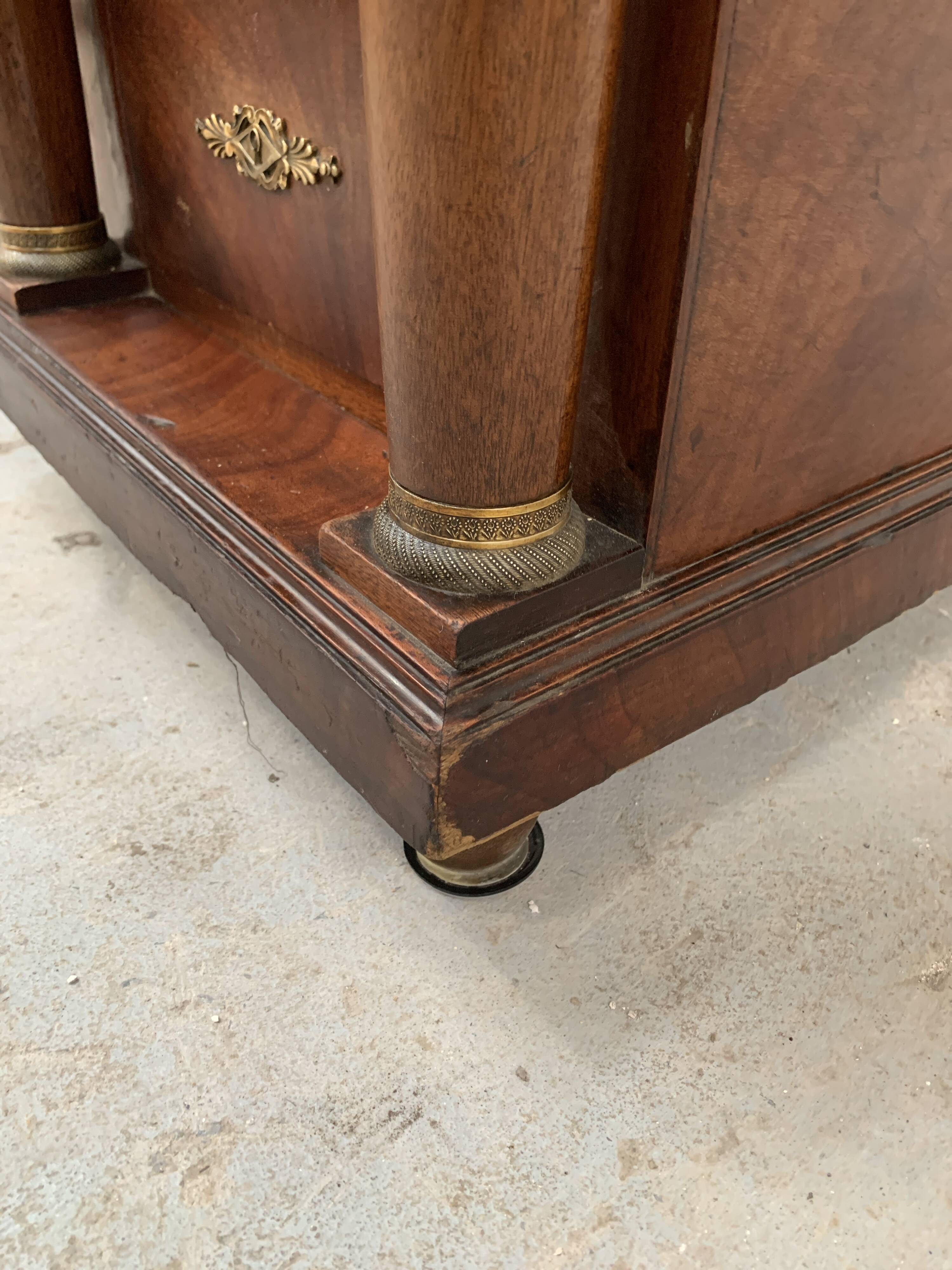 Bureau a caissons de style Empire en acajou et placage XX siècle