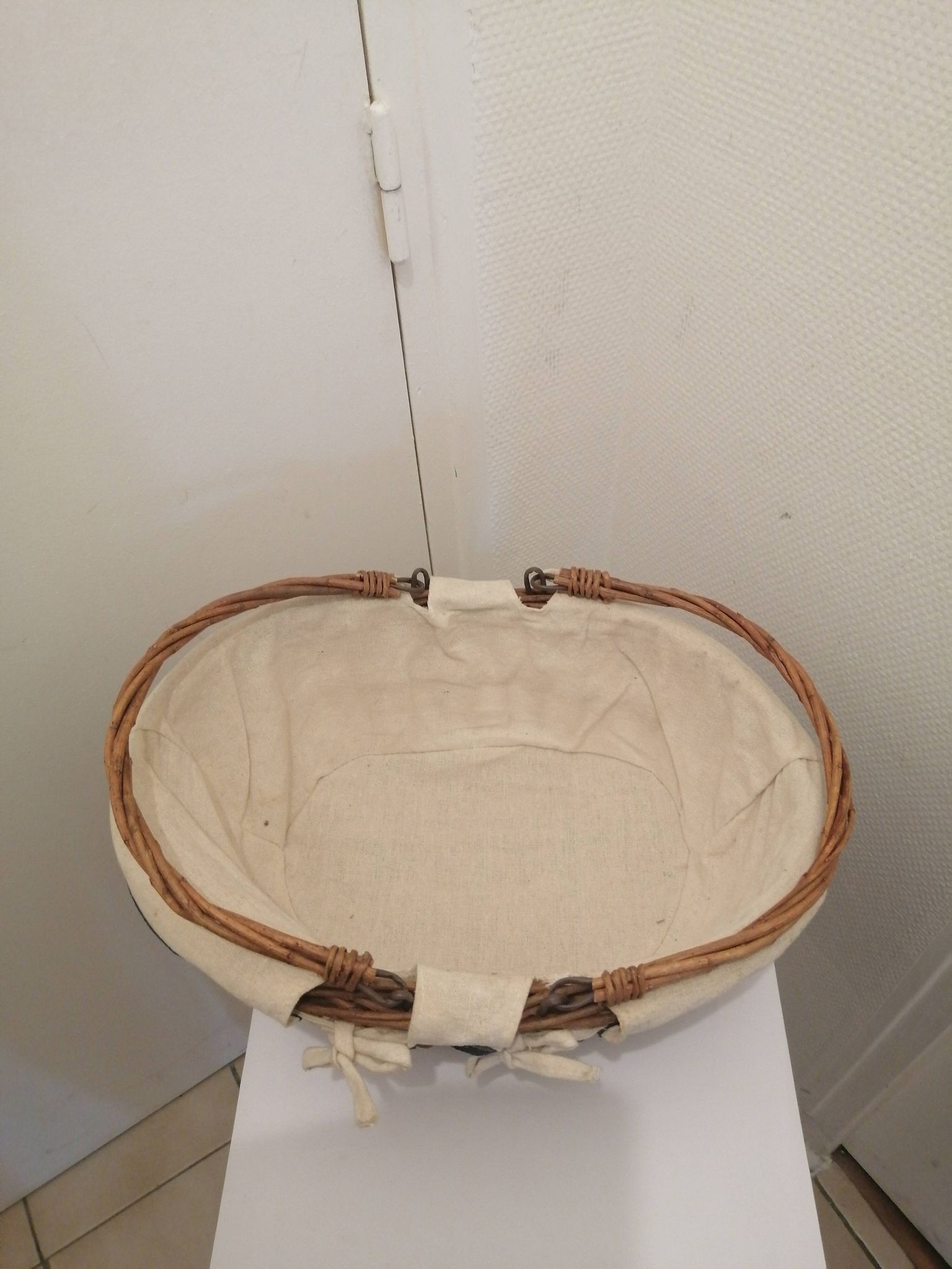 Panier en osier avec deux anses