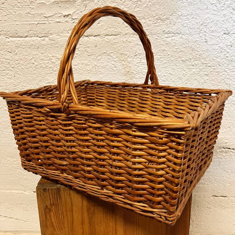 Rectangular wicker basket