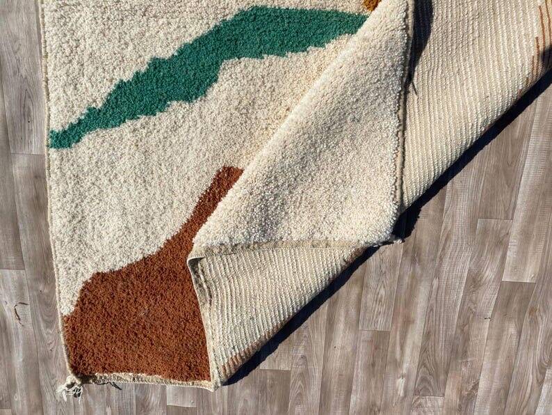 Handmade pure wool rug, size 2/3 m.