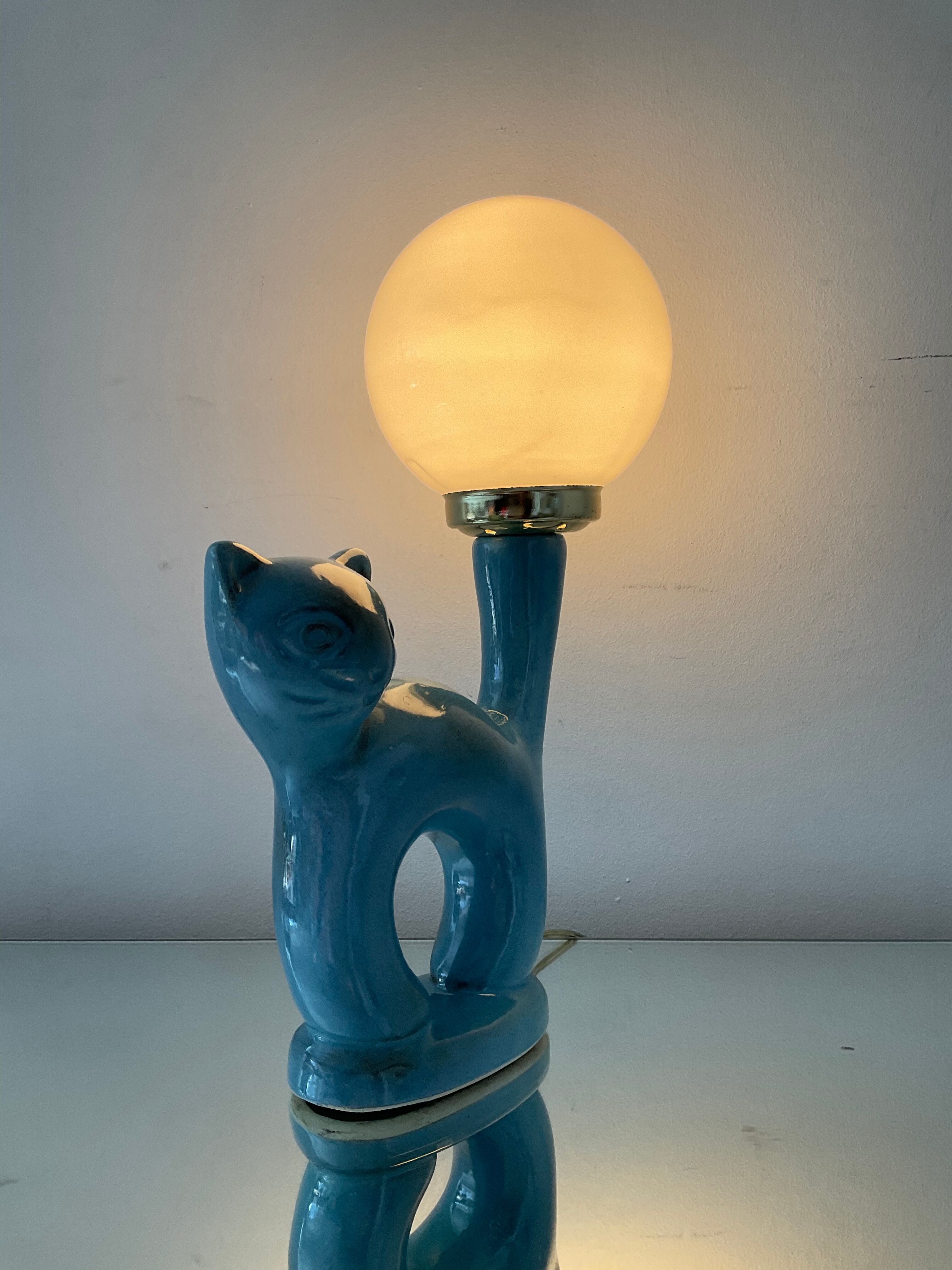 Vintage cat lamp in enamelled ceramic and opaline