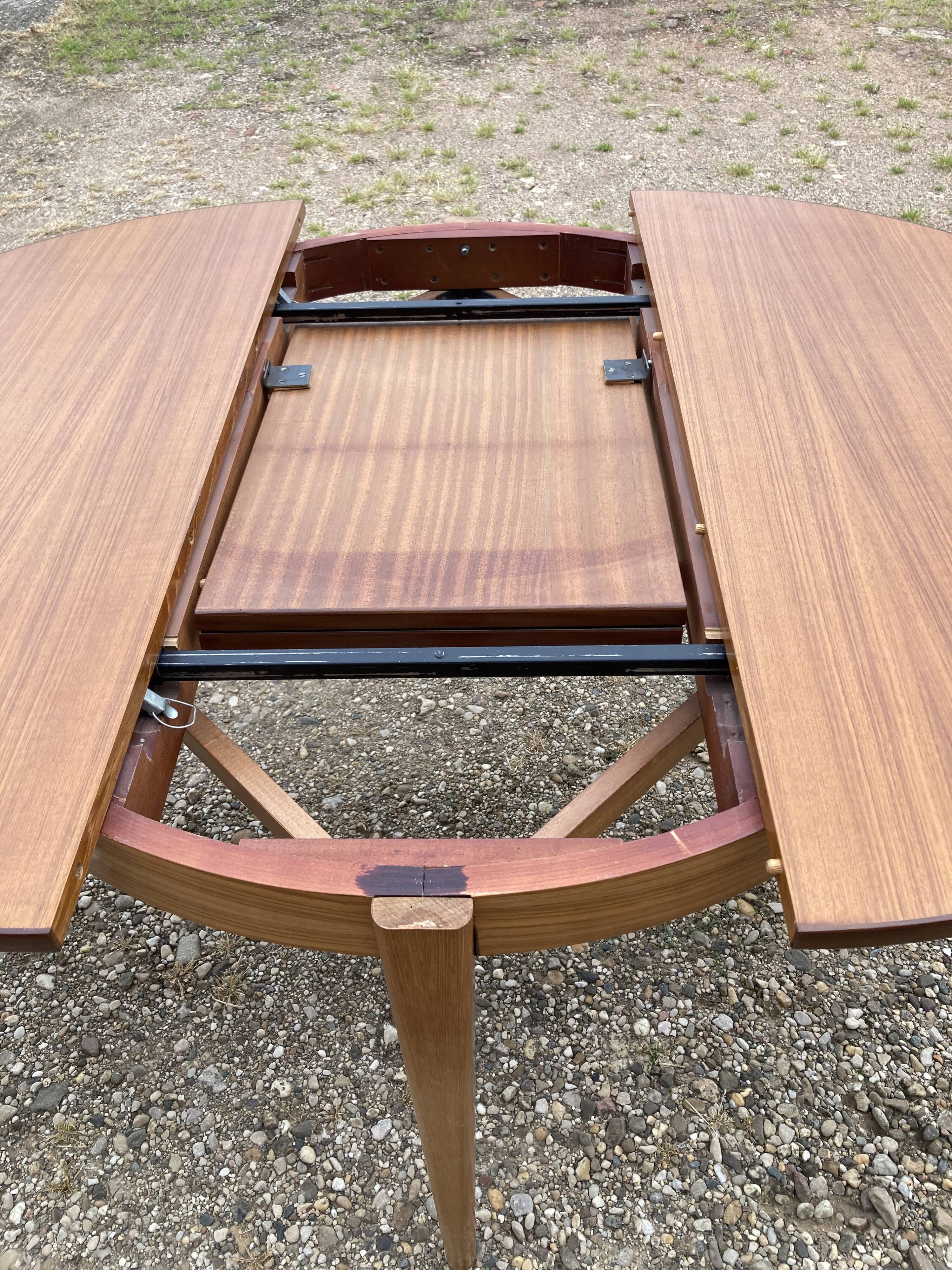 Scandinavian round table with extension