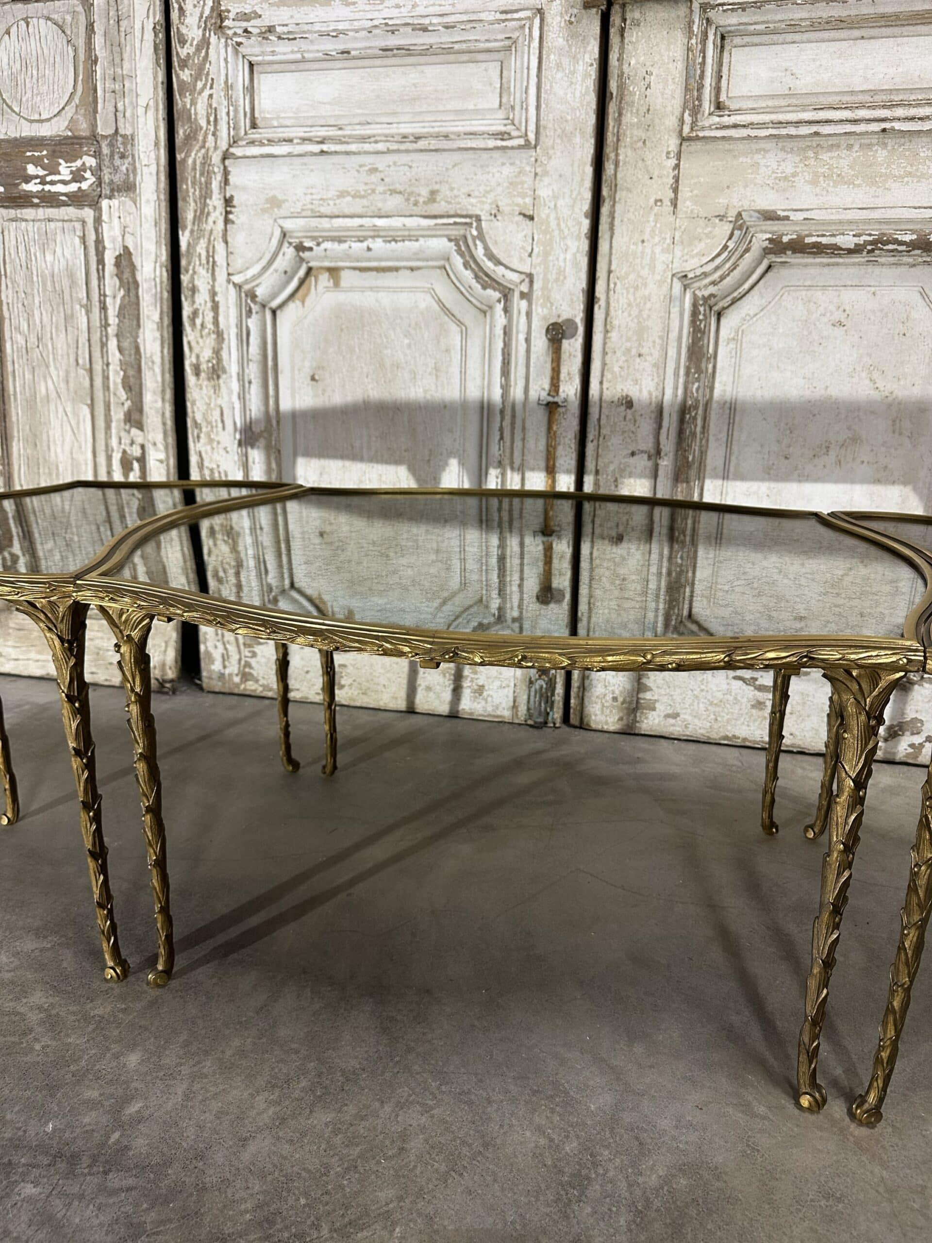 Table basse tripartite en bronze circa 1950-70