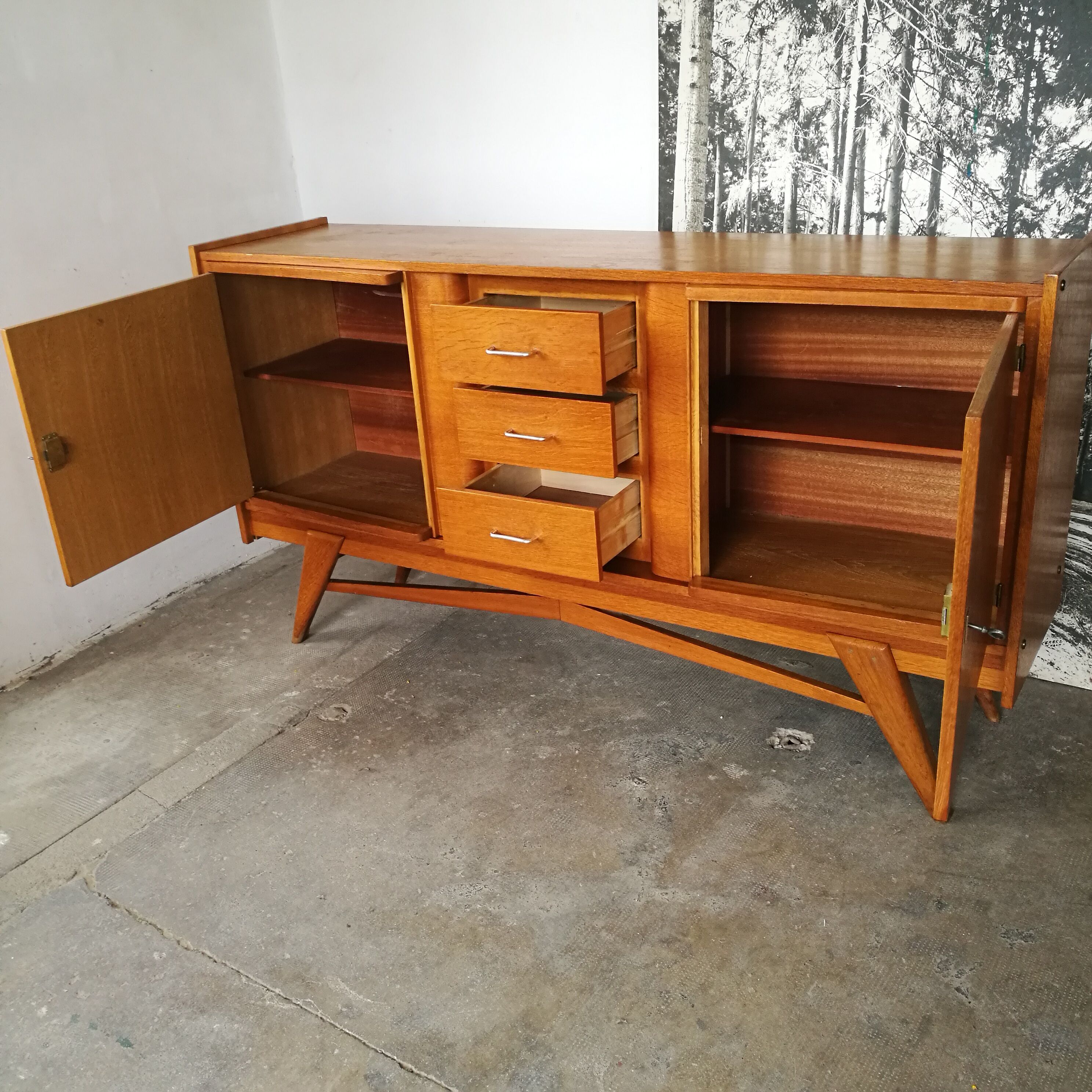 Enfilade 50s golden oak compass feet